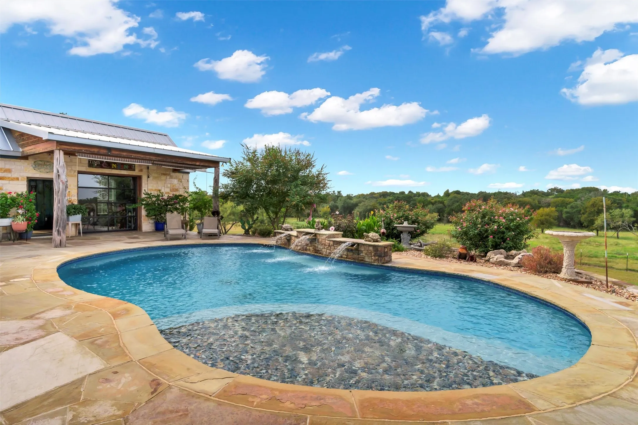 Farm For Sale in Hood County , 1000 Billings Road, Tolar, Texas 76476, 4 Bedrooms, 4 Bathrooms, 3 Garage spaces, 3,842 Sqft, built in 2018, Preowned, Price $2,550,000, mls#21054651, Real Estate Agent in Tolar, Homes For Sale in Hood county, Homes For Sale in Tolar, Realtor in Tolar Texas, Real Estate Brokerage Independent Realty Texas, Luminita Cordes Realtor