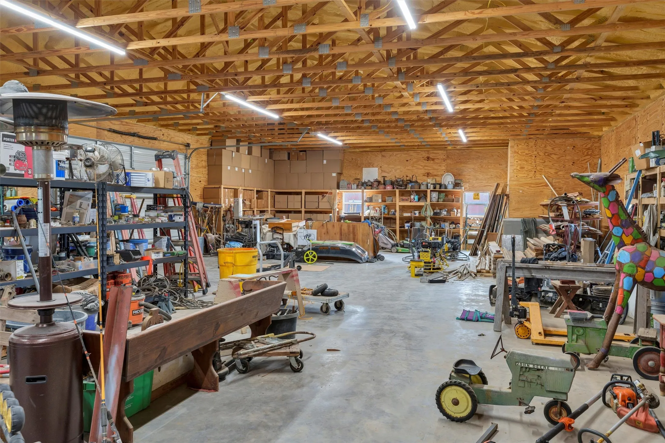 Farm For Sale in Hood County , 1000 Billings Road, Tolar, Texas 76476, 4 Bedrooms, 4 Bathrooms, 3 Garage spaces, 3,842 Sqft, built in 2018, Preowned, Price $2,550,000, mls#21054651, Real Estate Agent in Tolar, Homes For Sale in Hood county, Homes For Sale in Tolar, Realtor in Tolar Texas, Real Estate Brokerage Independent Realty Texas, Luminita Cordes Realtor