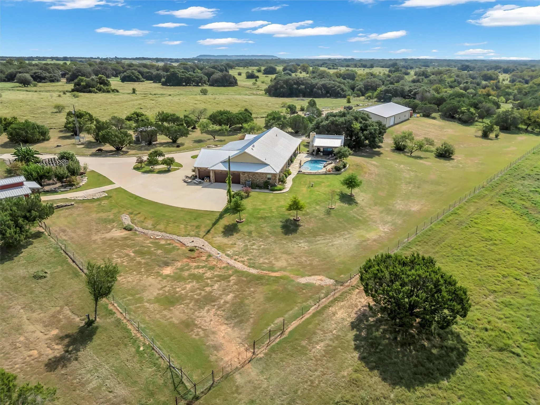 Farm For Sale in Hood County , 1000 Billings Road, Tolar, Texas 76476, 4 Bedrooms, 4 Bathrooms, 3 Garage spaces, 3,842 Sqft, built in 2018, Preowned, Price $2,550,000, mls#21054651, Real Estate Agent in Tolar, Homes For Sale in Hood county, Homes For Sale in Tolar, Realtor in Tolar Texas, Real Estate Brokerage Independent Realty Texas, Luminita Cordes Realtor