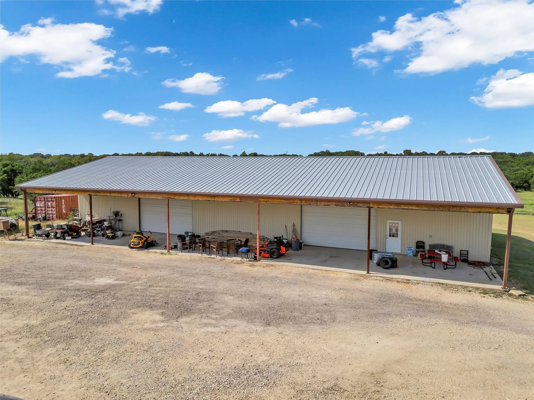 Farm For Sale in Hood County , 1000 Billings Road, Tolar, Texas 76476, 4 Bedrooms, 4 Bathrooms, 3 Garage spaces, 3,842 Sqft, built in 2018, Preowned, Price $2,550,000, mls#21054651, Real Estate Agent in Tolar, Homes For Sale in Hood county, Homes For Sale in Tolar, Realtor in Tolar Texas, Real Estate Brokerage Independent Realty Texas, Luminita Cordes Realtor