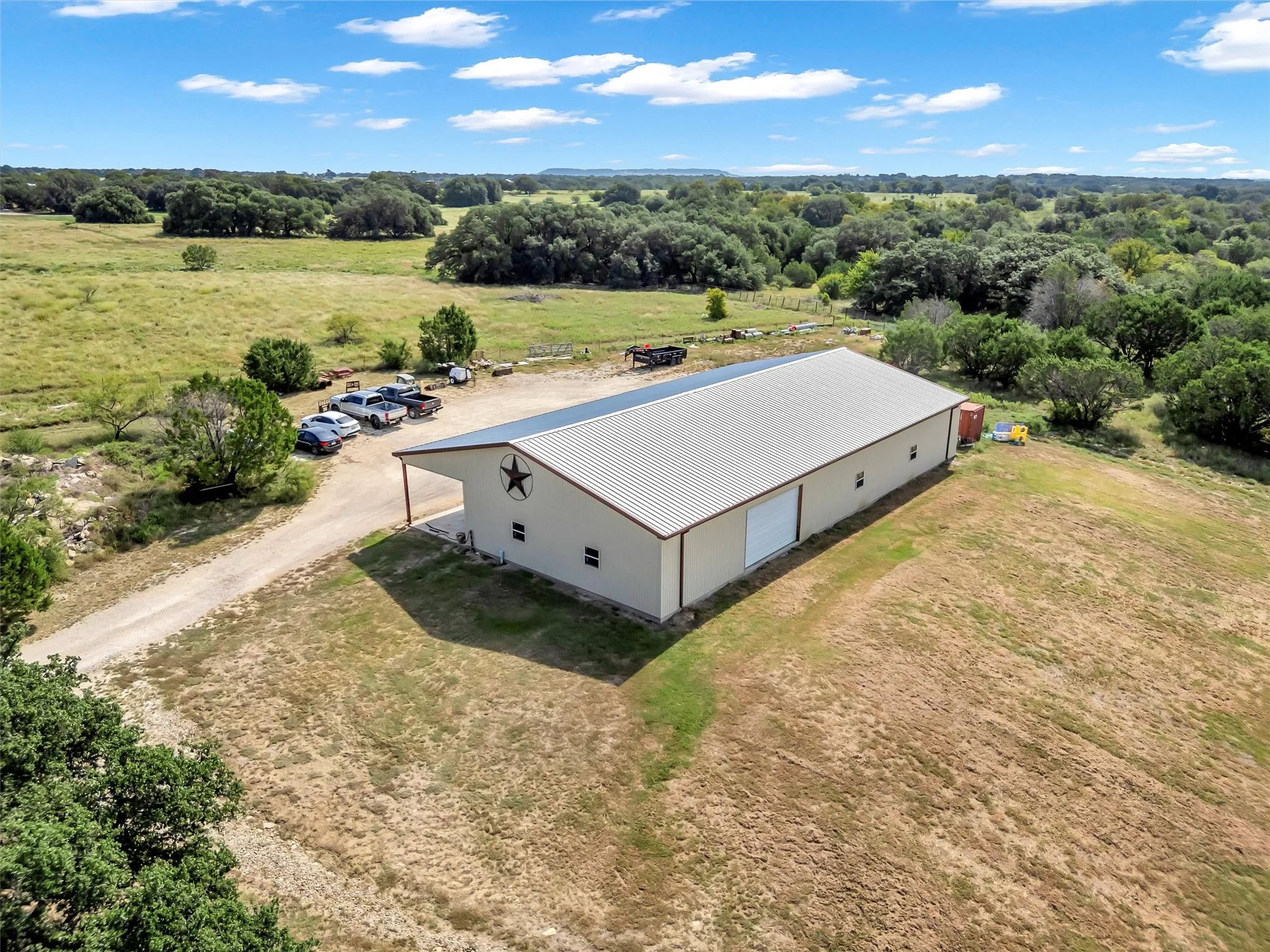 Farm For Sale in Hood County , 1000 Billings Road, Tolar, Texas 76476, 4 Bedrooms, 4 Bathrooms, 3 Garage spaces, 3,842 Sqft, built in 2018, Preowned, Price $2,550,000, mls#21054651, Real Estate Agent in Tolar, Homes For Sale in Hood county, Homes For Sale in Tolar, Realtor in Tolar Texas, Real Estate Brokerage Independent Realty Texas, Luminita Cordes Realtor