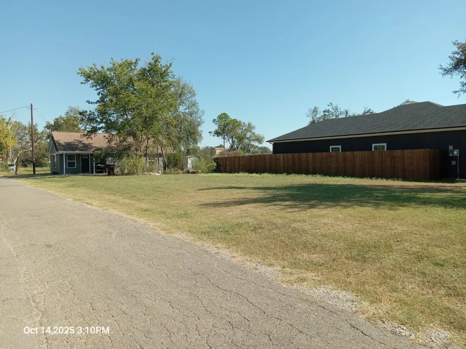 Unimproved Land For Sale in Fannin County , 1220 Maple Street, Bonham, Texas 75418, 0, 0, Garage spaces, 0 Sqft, built in 0, Price $34,900, mls#21055221, Real Estate Agent in Bonham, Homes For Sale in Fannin county, Homes For Sale in Bonham, Realtor in Bonham Texas, Real Estate Brokerage Independent Realty Texas, Luminita Cordes Realtor