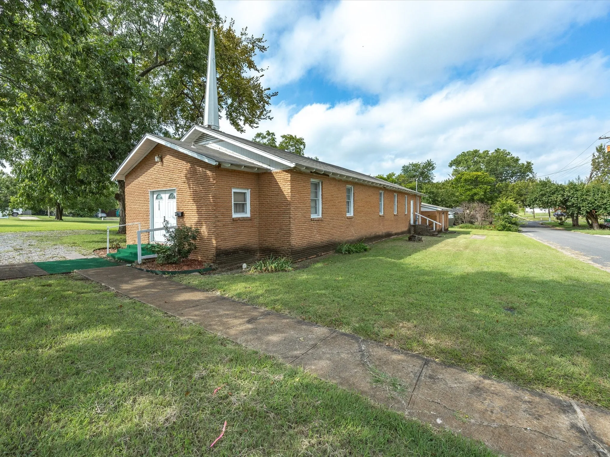 Business For Sale in Grayson County , 100 S Colbert Street, Sherman, Texas 75090, 0, 0, Garage spaces, 0 Sqft, built in 1952, Preowned, Price $229,000, mls#21054223, Real Estate Agent in Sherman, Homes For Sale in Grayson county, Homes For Sale in Sherman, Realtor in Sherman Texas, Real Estate Brokerage Independent Realty Texas, Luminita Cordes Realtor