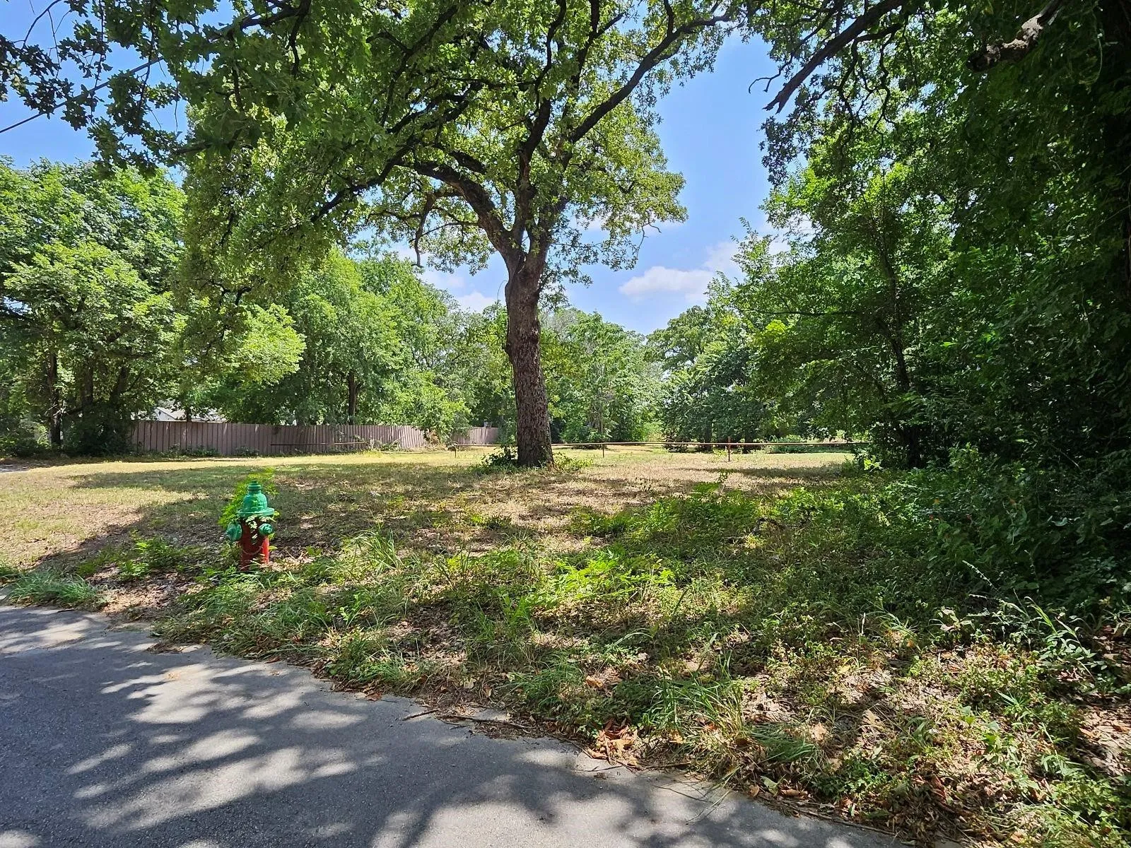Unimproved Land For Sale in Tarrant County , 1620 Oak Knoll Drive, Haltom City, Texas 76117, 0, 0, Garage spaces, 0 Sqft, built in 0, Price $260,000, mls#21055253, Real Estate Agent in Haltom City, Homes For Sale in Tarrant county, Homes For Sale in Haltom City, Realtor in Haltom City Texas, Real Estate Brokerage Independent Realty Texas, Luminita Cordes Realtor