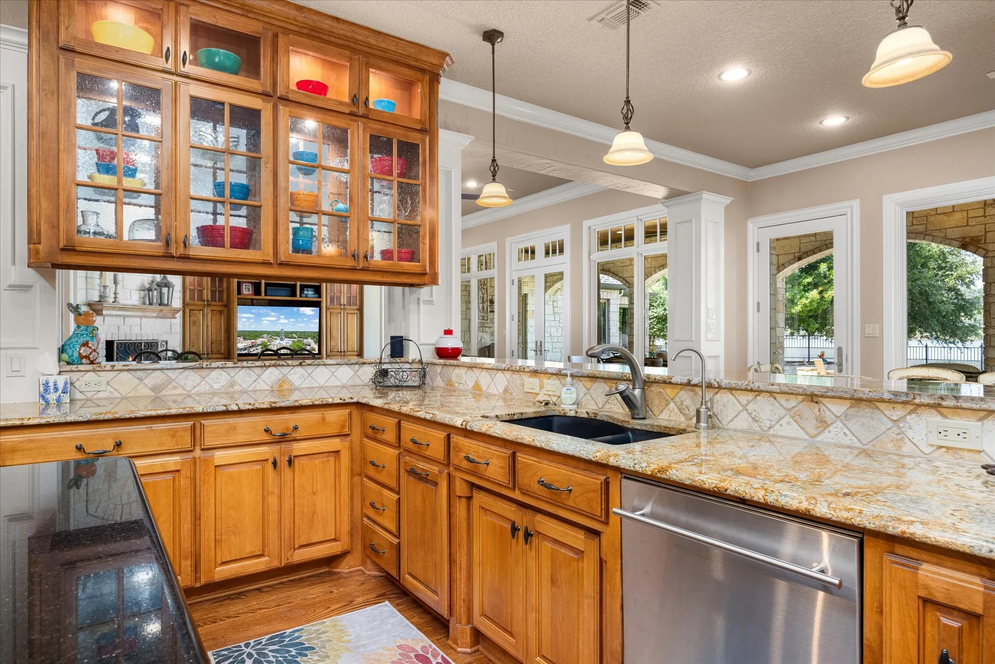 Single Family Residence For Sale in Hood County , 1206 E Baja Court, Granbury, Texas 76048, 5 Bedroom, 4 Bathroom, 3 Garage spaces, 4,628 Sqft, built in 2006, mls#21055163, Real Estate Agent in Granbury, Homes For Sale in Hood county, Homes For Sale in Granbury, Realtor in Granbury Texas, Real Estate Brokerage Independent Realty Texas, Luminita Cordes Realtor