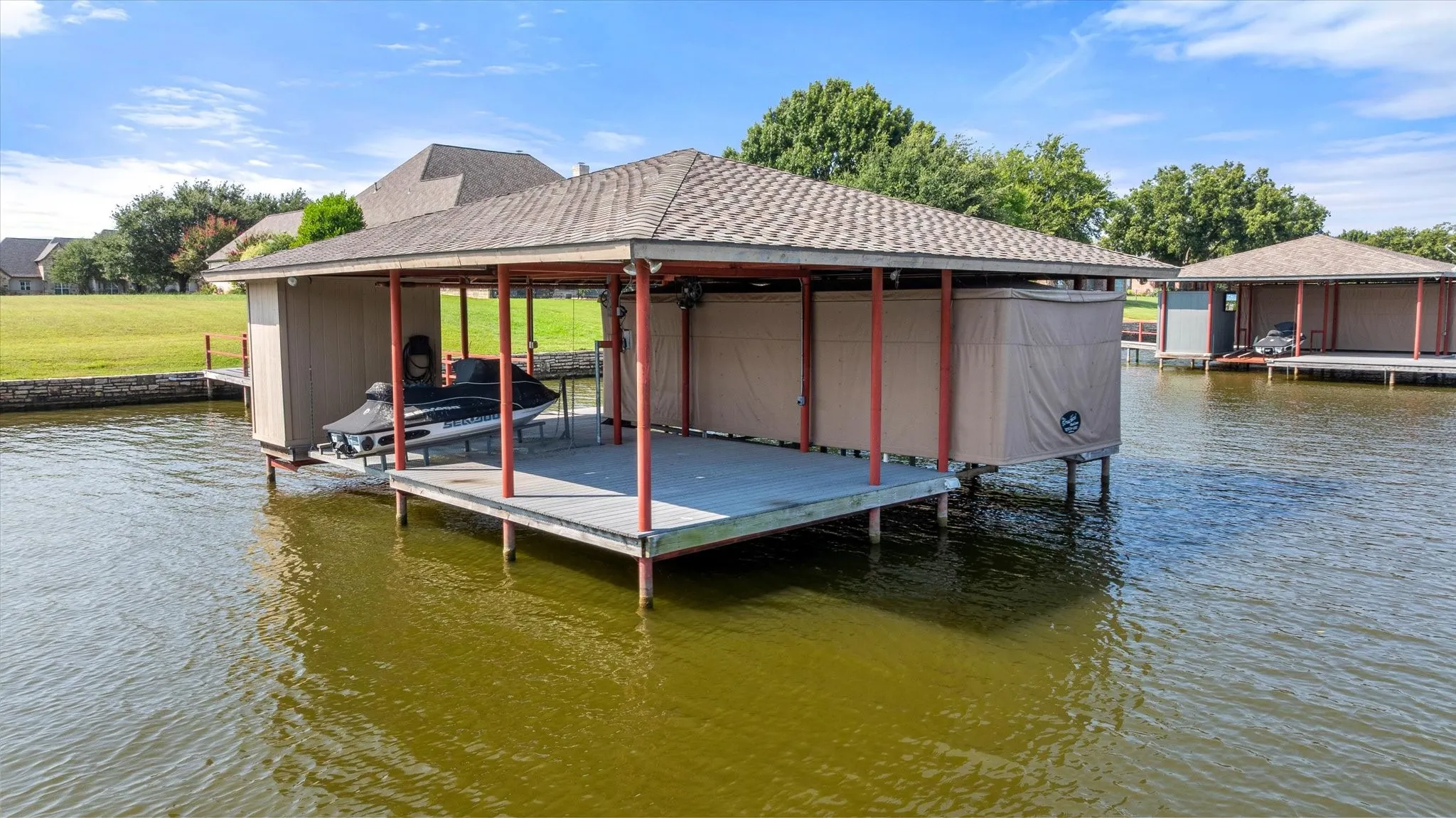 Single Family Residence For Sale in Hood County , 1206 E Baja Court, Granbury, Texas 76048, 5 Bedroom, 4 Bathroom, 3 Garage spaces, 4,628 Sqft, built in 2006, mls#21055163, Real Estate Agent in Granbury, Homes For Sale in Hood county, Homes For Sale in Granbury, Realtor in Granbury Texas, Real Estate Brokerage Independent Realty Texas, Luminita Cordes Realtor