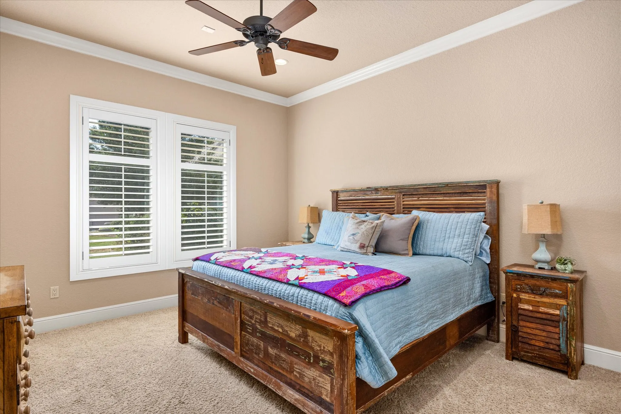 Single Family Residence For Sale in Hood County , 1206 E Baja Court, Granbury, Texas 76048, 5 Bedroom, 4 Bathroom, 3 Garage spaces, 4,628 Sqft, built in 2006, mls#21055163, Real Estate Agent in Granbury, Homes For Sale in Hood county, Homes For Sale in Granbury, Realtor in Granbury Texas, Real Estate Brokerage Independent Realty Texas, Luminita Cordes Realtor