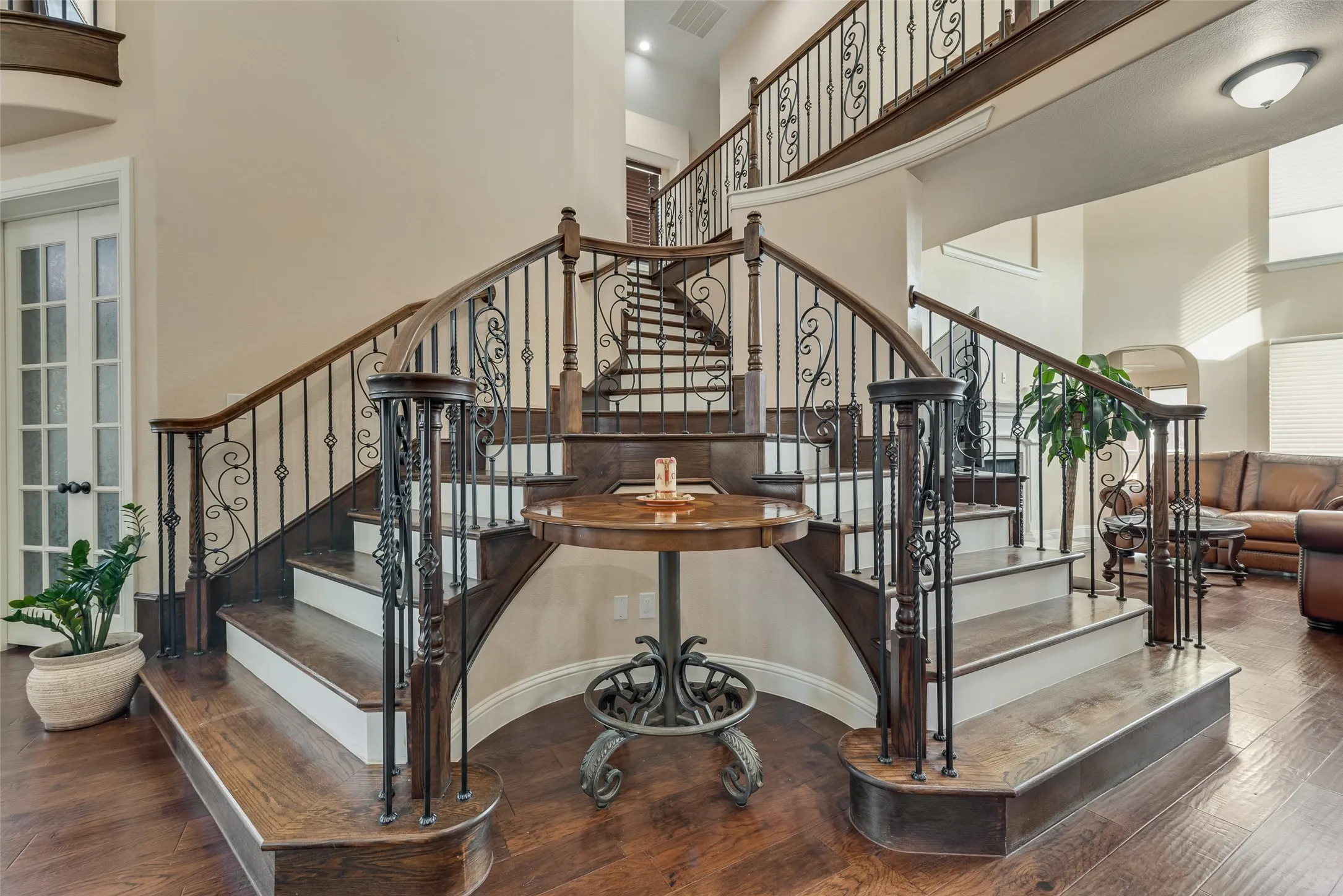 Single Family Residence For Sale in Tarrant County , 4003 Mescalero Court, Mansfield, Texas 76063, 5 Bedroom, 4 Bathroom, 3 Garage spaces, 5,146 Sqft, built in 2015, mls#21056113, Real Estate Agent in Mansfield, Homes For Sale in Tarrant county, Homes For Sale in Mansfield, Realtor in Mansfield Texas, Real Estate Brokerage Independent Realty Texas, Luminita Cordes Realtor