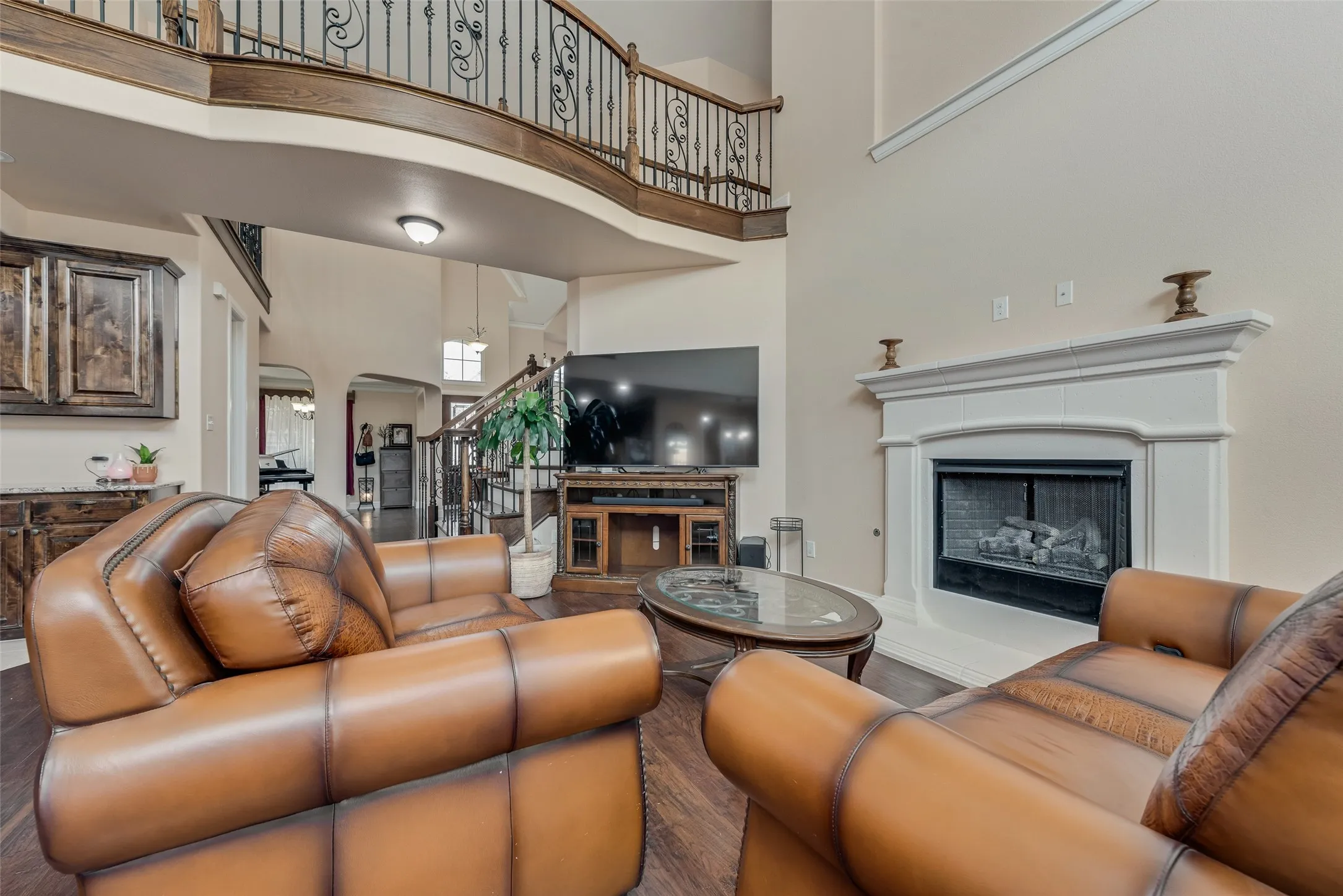 Single Family Residence For Sale in Tarrant County , 4003 Mescalero Court, Mansfield, Texas 76063, 5 Bedroom, 4 Bathroom, 3 Garage spaces, 5,146 Sqft, built in 2015, mls#21056113, Real Estate Agent in Mansfield, Homes For Sale in Tarrant county, Homes For Sale in Mansfield, Realtor in Mansfield Texas, Real Estate Brokerage Independent Realty Texas, Luminita Cordes Realtor