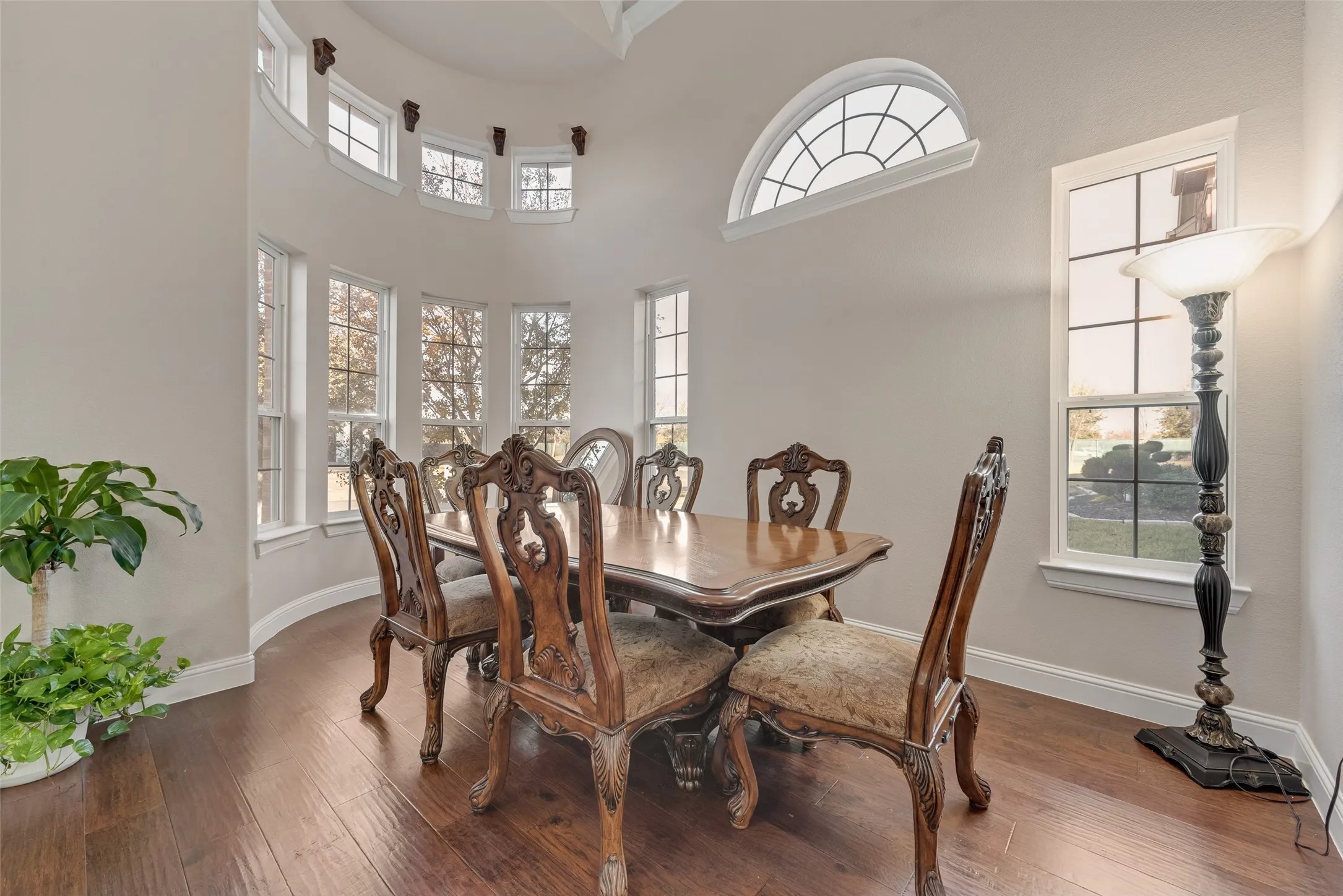 Single Family Residence For Sale in Tarrant County , 4003 Mescalero Court, Mansfield, Texas 76063, 5 Bedroom, 4 Bathroom, 3 Garage spaces, 5,146 Sqft, built in 2015, mls#21056113, Real Estate Agent in Mansfield, Homes For Sale in Tarrant county, Homes For Sale in Mansfield, Realtor in Mansfield Texas, Real Estate Brokerage Independent Realty Texas, Luminita Cordes Realtor