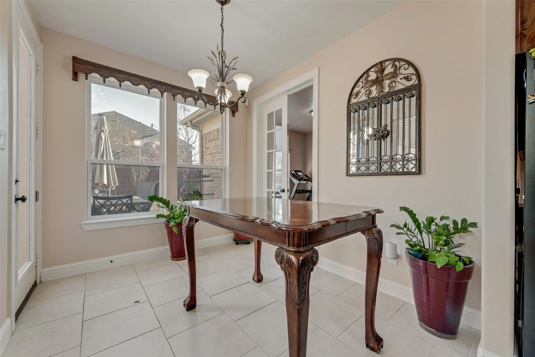 Single Family Residence For Sale in Tarrant County , 4003 Mescalero Court, Mansfield, Texas 76063, 5 Bedroom, 4 Bathroom, 3 Garage spaces, 5,146 Sqft, built in 2015, mls#21056113, Real Estate Agent in Mansfield, Homes For Sale in Tarrant county, Homes For Sale in Mansfield, Realtor in Mansfield Texas, Real Estate Brokerage Independent Realty Texas, Luminita Cordes Realtor