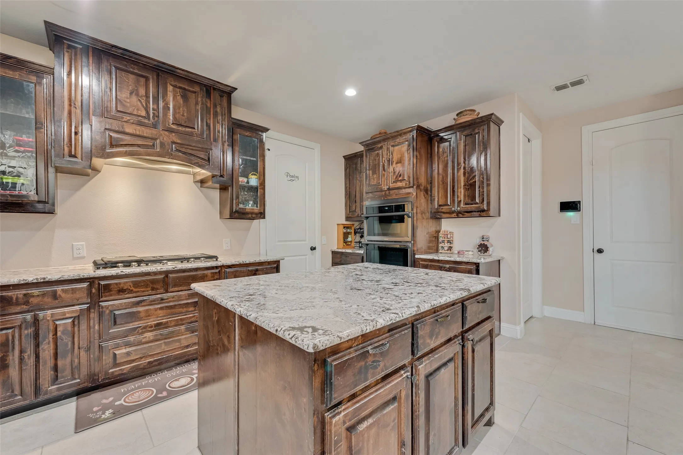 Single Family Residence For Sale in Tarrant County , 4003 Mescalero Court, Mansfield, Texas 76063, 5 Bedroom, 4 Bathroom, 3 Garage spaces, 5,146 Sqft, built in 2015, mls#21056113, Real Estate Agent in Mansfield, Homes For Sale in Tarrant county, Homes For Sale in Mansfield, Realtor in Mansfield Texas, Real Estate Brokerage Independent Realty Texas, Luminita Cordes Realtor