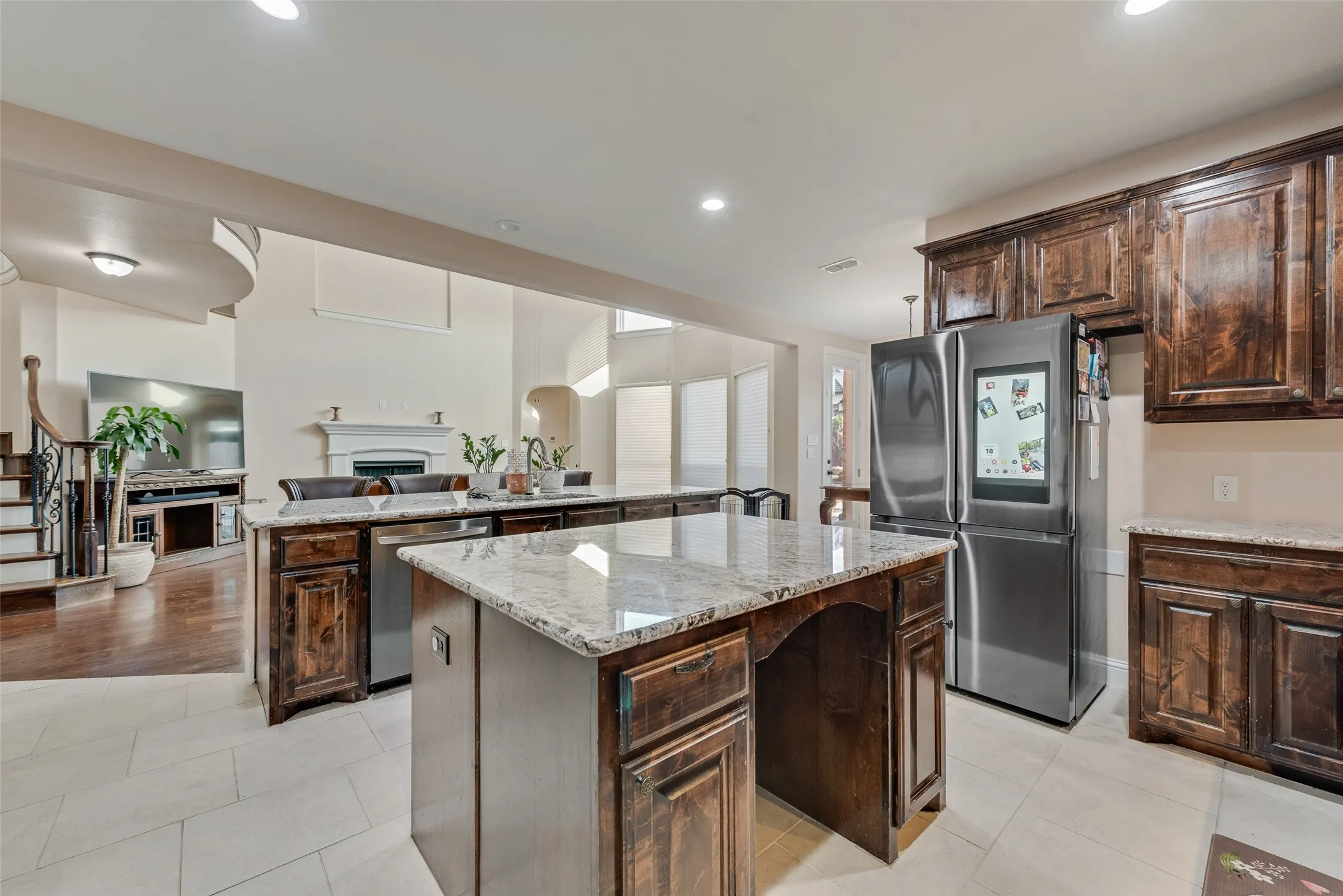 Single Family Residence For Sale in Tarrant County , 4003 Mescalero Court, Mansfield, Texas 76063, 5 Bedroom, 4 Bathroom, 3 Garage spaces, 5,146 Sqft, built in 2015, mls#21056113, Real Estate Agent in Mansfield, Homes For Sale in Tarrant county, Homes For Sale in Mansfield, Realtor in Mansfield Texas, Real Estate Brokerage Independent Realty Texas, Luminita Cordes Realtor