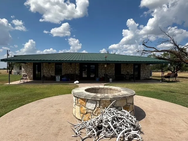 Farm For Sale in Sutton County , 1815 Ranch Road 2597, Sonora, Texas 76950, 2 Bedroom, 2 Bathroom, Garage spaces, 2,035 Sqft, built in 1996, Preowned, mls#21056255, Real Estate Agent in Sonora, Homes For Sale in Sutton county, Homes For Sale in Sonora, Realtor in Sonora Texas, Real Estate Brokerage Independent Realty Texas, Luminita Cordes Realtor