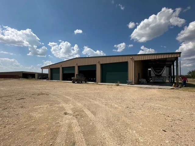 Farm For Sale in Sutton County , 1815 Ranch Road 2597, Sonora, Texas 76950, 2 Bedroom, 2 Bathroom, Garage spaces, 2,035 Sqft, built in 1996, Preowned, mls#21056255, Real Estate Agent in Sonora, Homes For Sale in Sutton county, Homes For Sale in Sonora, Realtor in Sonora Texas, Real Estate Brokerage Independent Realty Texas, Luminita Cordes Realtor