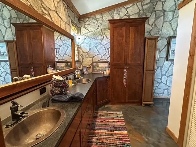 Farm For Sale in Sutton County , 1815 Ranch Road 2597, Sonora, Texas 76950, 2 Bedroom, 2 Bathroom, Garage spaces, 2,035 Sqft, built in 1996, Preowned, mls#21056255, Real Estate Agent in Sonora, Homes For Sale in Sutton county, Homes For Sale in Sonora, Realtor in Sonora Texas, Real Estate Brokerage Independent Realty Texas, Luminita Cordes Realtor