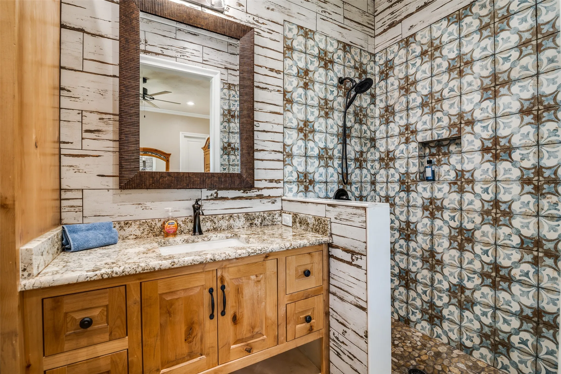 Single Family Residence For Sale in Van Zandt County , 1010 Vz County Road 3415, Wills Point, Texas 75169, 3 Bedroom, 4 Bathroom, 4 Garage spaces, 3,364 Sqft, built in 2023, mls#21047290, Real Estate Agent in Wills Point, Homes For Sale in Van Zandt county, Homes For Sale in Wills Point, Realtor in Wills Point Texas, Real Estate Brokerage Independent Realty Texas, Luminita Cordes Realtor
