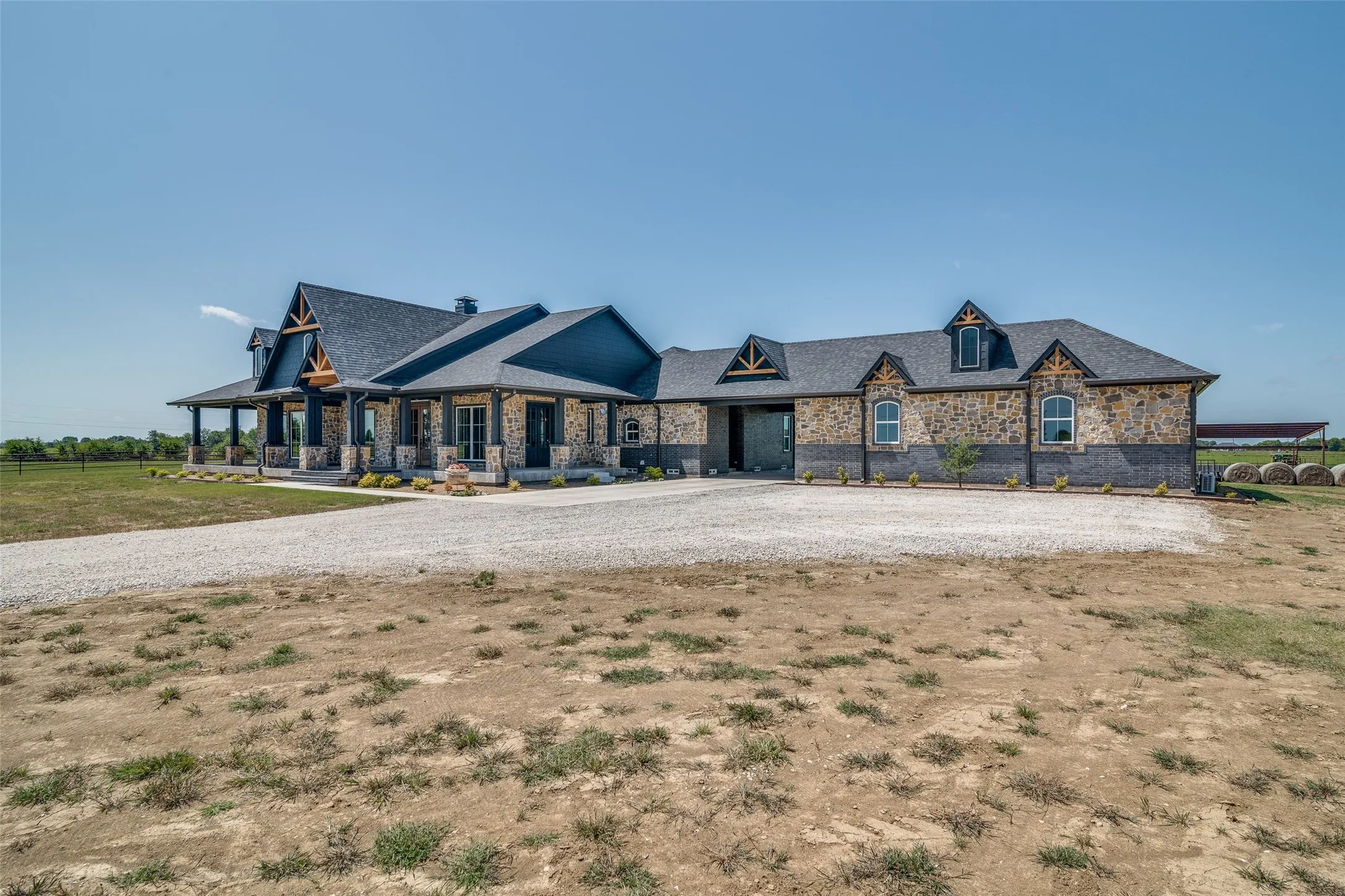 Single Family Residence For Sale in Van Zandt County , 1010 Vz County Road 3415, Wills Point, Texas 75169, 3 Bedroom, 4 Bathroom, 4 Garage spaces, 3,364 Sqft, built in 2023, mls#21047290, Real Estate Agent in Wills Point, Homes For Sale in Van Zandt county, Homes For Sale in Wills Point, Realtor in Wills Point Texas, Real Estate Brokerage Independent Realty Texas, Luminita Cordes Realtor
