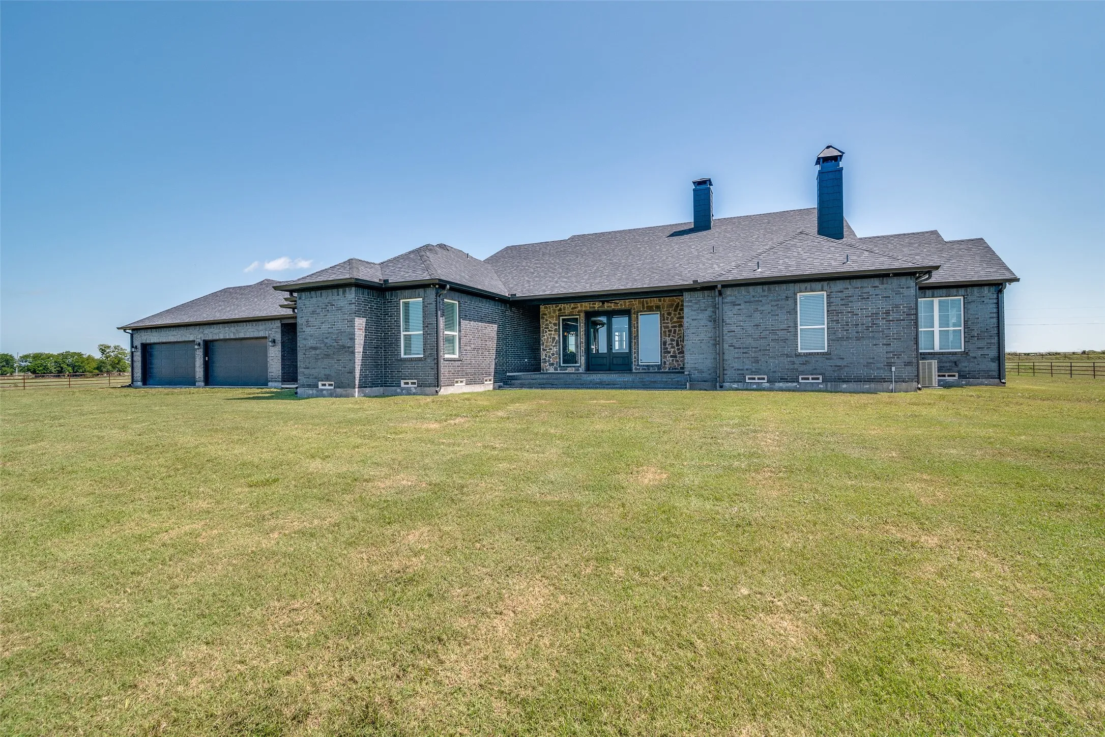 Single Family Residence For Sale in Van Zandt County , 1010 Vz County Road 3415, Wills Point, Texas 75169, 3 Bedroom, 4 Bathroom, 4 Garage spaces, 3,364 Sqft, built in 2023, mls#21047290, Real Estate Agent in Wills Point, Homes For Sale in Van Zandt county, Homes For Sale in Wills Point, Realtor in Wills Point Texas, Real Estate Brokerage Independent Realty Texas, Luminita Cordes Realtor
