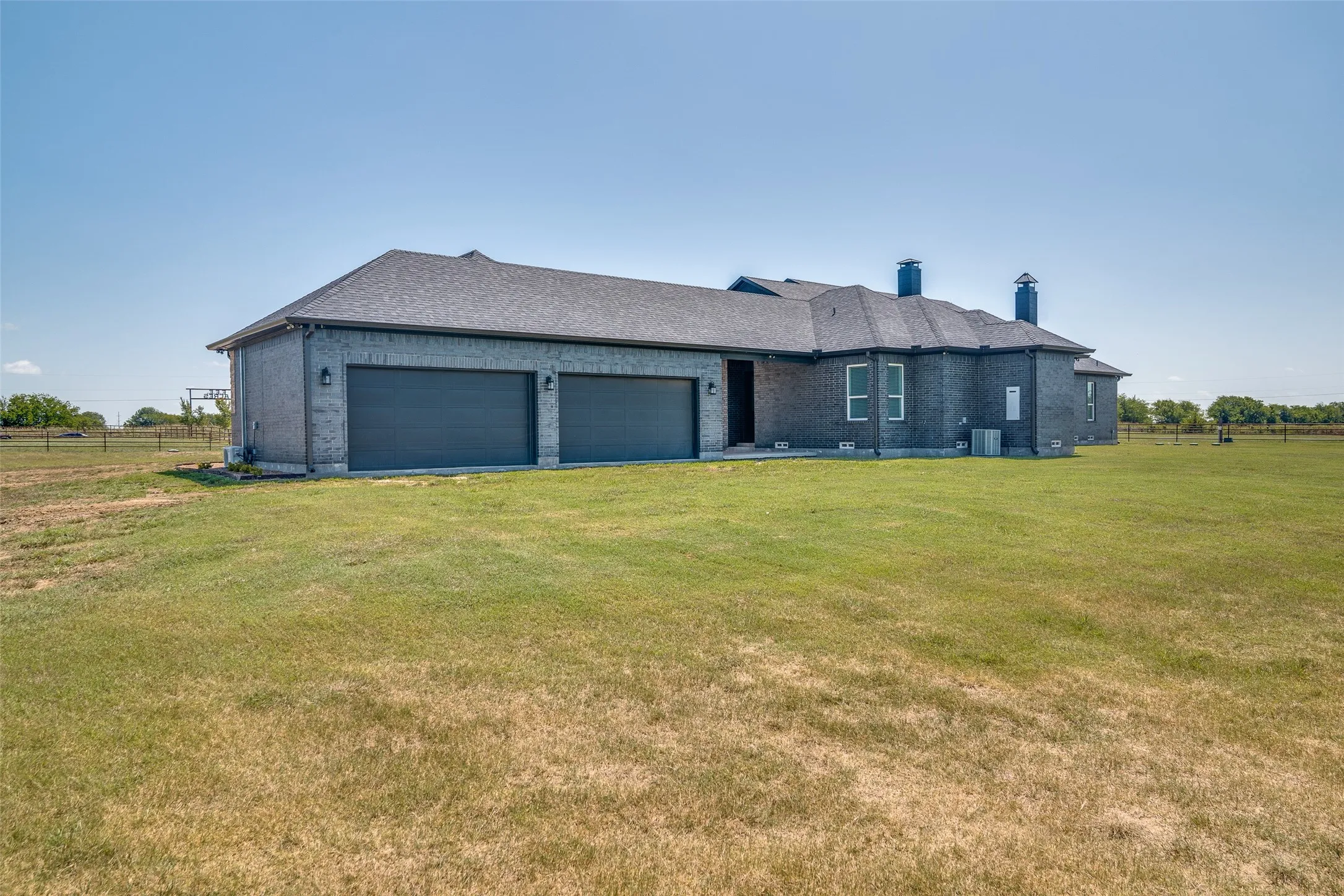 Single Family Residence For Sale in Van Zandt County , 1010 Vz County Road 3415, Wills Point, Texas 75169, 3 Bedroom, 4 Bathroom, 4 Garage spaces, 3,364 Sqft, built in 2023, mls#21047290, Real Estate Agent in Wills Point, Homes For Sale in Van Zandt county, Homes For Sale in Wills Point, Realtor in Wills Point Texas, Real Estate Brokerage Independent Realty Texas, Luminita Cordes Realtor