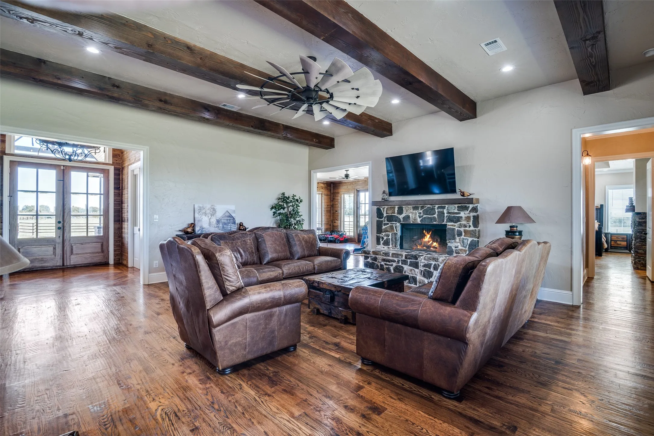Single Family Residence For Sale in Van Zandt County , 1010 Vz County Road 3415, Wills Point, Texas 75169, 3 Bedroom, 4 Bathroom, 4 Garage spaces, 3,364 Sqft, built in 2023, mls#21047290, Real Estate Agent in Wills Point, Homes For Sale in Van Zandt county, Homes For Sale in Wills Point, Realtor in Wills Point Texas, Real Estate Brokerage Independent Realty Texas, Luminita Cordes Realtor