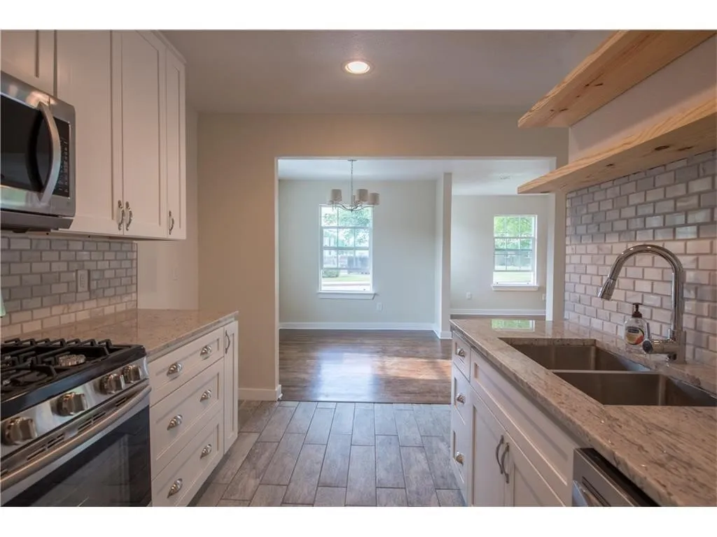 Single Family Residence For Rent in Tarrant County , 3553 Mission Street, Fort Worth, Texas 76109, 4 Bedroom, 2 Bathroom, 1 Garage spaces, 1,510 Sqft, built in 1947, Preowned, mls#21040136, Real Estate Agent in Fort Worth, Homes For Rent in Tarrant county, Homes For Rent in Fort Worth, Realtor in Fort Worth Texas, Real Estate Brokerage Independent Realty Texas, Luminita Cordes Realtor