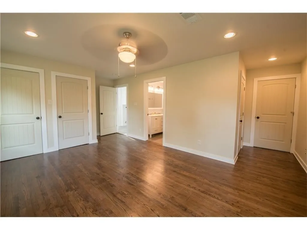 Single Family Residence For Rent in Tarrant County , 3553 Mission Street, Fort Worth, Texas 76109, 4 Bedroom, 2 Bathroom, 1 Garage spaces, 1,510 Sqft, built in 1947, Preowned, mls#21040136, Real Estate Agent in Fort Worth, Homes For Rent in Tarrant county, Homes For Rent in Fort Worth, Realtor in Fort Worth Texas, Real Estate Brokerage Independent Realty Texas, Luminita Cordes Realtor
