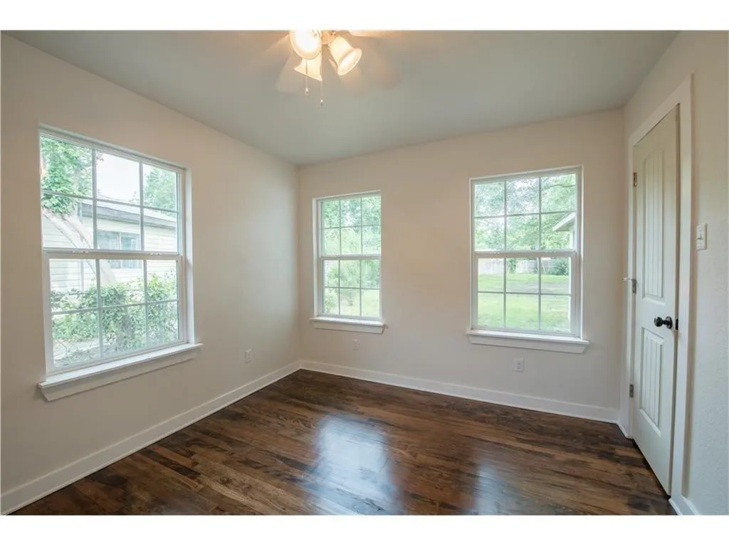 Single Family Residence For Rent in Tarrant County , 3553 Mission Street, Fort Worth, Texas 76109, 4 Bedroom, 2 Bathroom, 1 Garage spaces, 1,510 Sqft, built in 1947, Preowned, mls#21040136, Real Estate Agent in Fort Worth, Homes For Rent in Tarrant county, Homes For Rent in Fort Worth, Realtor in Fort Worth Texas, Real Estate Brokerage Independent Realty Texas, Luminita Cordes Realtor