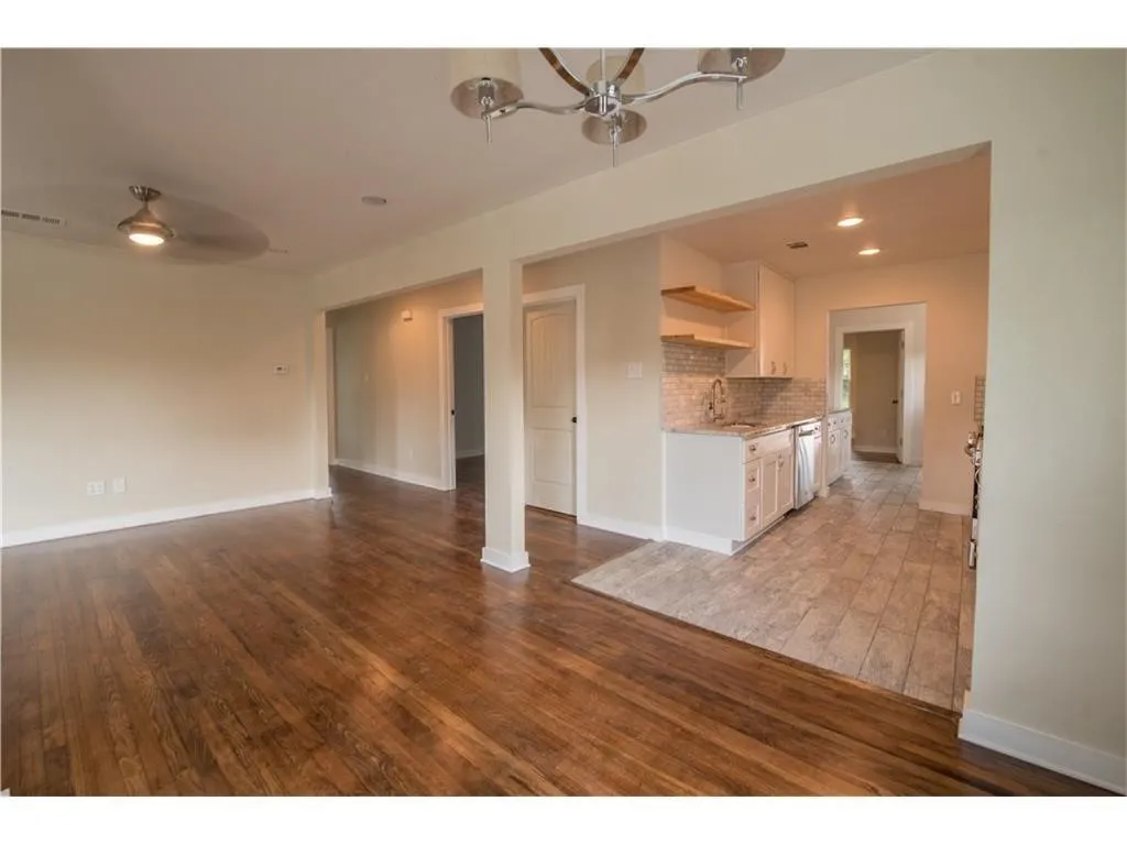 Single Family Residence For Rent in Tarrant County , 3553 Mission Street, Fort Worth, Texas 76109, 4 Bedroom, 2 Bathroom, 1 Garage spaces, 1,510 Sqft, built in 1947, Preowned, mls#21040136, Real Estate Agent in Fort Worth, Homes For Rent in Tarrant county, Homes For Rent in Fort Worth, Realtor in Fort Worth Texas, Real Estate Brokerage Independent Realty Texas, Luminita Cordes Realtor