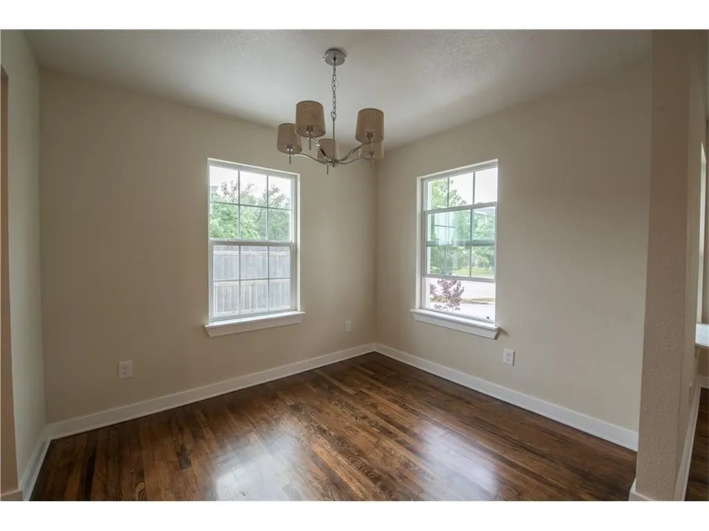 Single Family Residence For Rent in Tarrant County , 3553 Mission Street, Fort Worth, Texas 76109, 4 Bedroom, 2 Bathroom, 1 Garage spaces, 1,510 Sqft, built in 1947, Preowned, mls#21040136, Real Estate Agent in Fort Worth, Homes For Rent in Tarrant county, Homes For Rent in Fort Worth, Realtor in Fort Worth Texas, Real Estate Brokerage Independent Realty Texas, Luminita Cordes Realtor