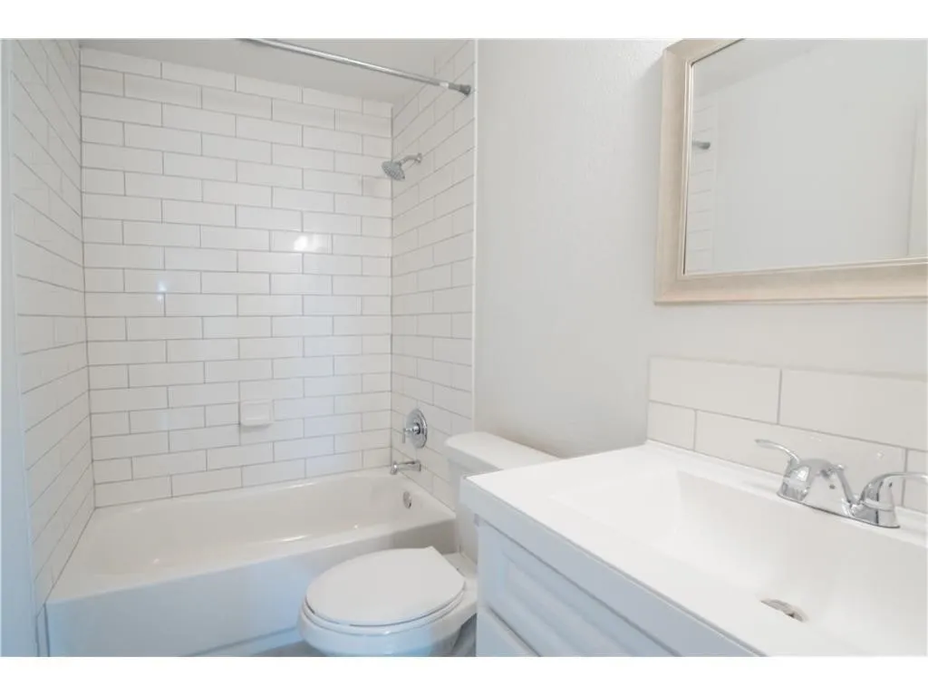 Single Family Residence For Rent in Tarrant County , 3553 Mission Street, Fort Worth, Texas 76109, 4 Bedroom, 2 Bathroom, 1 Garage spaces, 1,510 Sqft, built in 1947, Preowned, mls#21040136, Real Estate Agent in Fort Worth, Homes For Rent in Tarrant county, Homes For Rent in Fort Worth, Realtor in Fort Worth Texas, Real Estate Brokerage Independent Realty Texas, Luminita Cordes Realtor