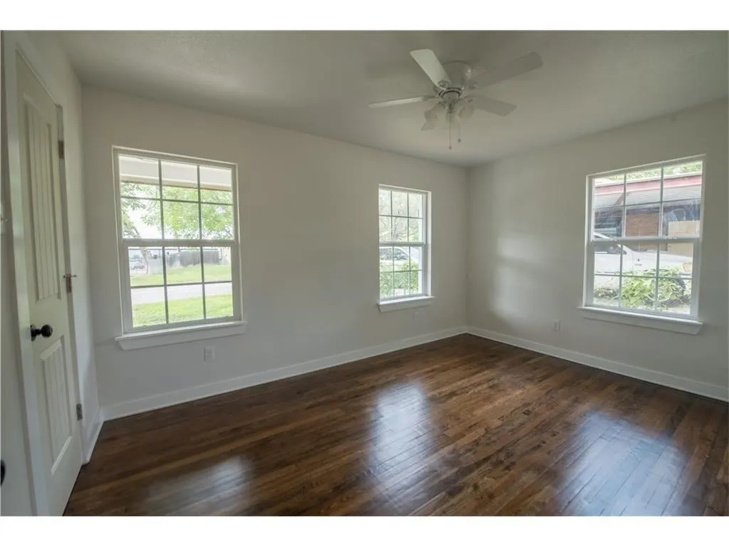 Single Family Residence For Rent in Tarrant County , 3553 Mission Street, Fort Worth, Texas 76109, 4 Bedroom, 2 Bathroom, 1 Garage spaces, 1,510 Sqft, built in 1947, Preowned, mls#21040136, Real Estate Agent in Fort Worth, Homes For Rent in Tarrant county, Homes For Rent in Fort Worth, Realtor in Fort Worth Texas, Real Estate Brokerage Independent Realty Texas, Luminita Cordes Realtor
