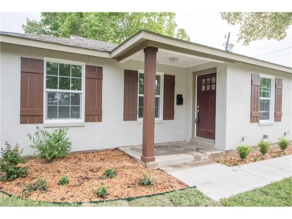 Single Family Residence For Rent in Tarrant County , 3553 Mission Street, Fort Worth, Texas 76109, 4 Bedroom, 2 Bathroom, 1 Garage spaces, 1,510 Sqft, built in 1947, Preowned, mls#21040136, Real Estate Agent in Fort Worth, Homes For Rent in Tarrant county, Homes For Rent in Fort Worth, Realtor in Fort Worth Texas, Real Estate Brokerage Independent Realty Texas, Luminita Cordes Realtor
