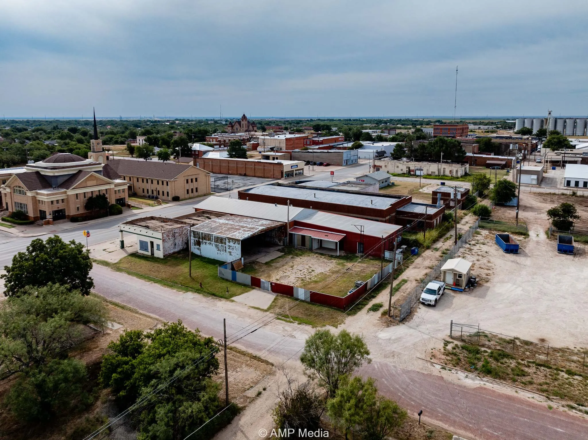 Business For Sale in Jones County , 211 N Swenson Street, Stamford, Texas 79553, 0, 0, Garage spaces, 0 Sqft, built in 1955, Preowned, mls#21056753, Real Estate Agent in Stamford, Homes For Sale in Jones county, Homes For Sale in Stamford, Realtor in Stamford Texas, Real Estate Brokerage Independent Realty Texas, Luminita Cordes Realtor