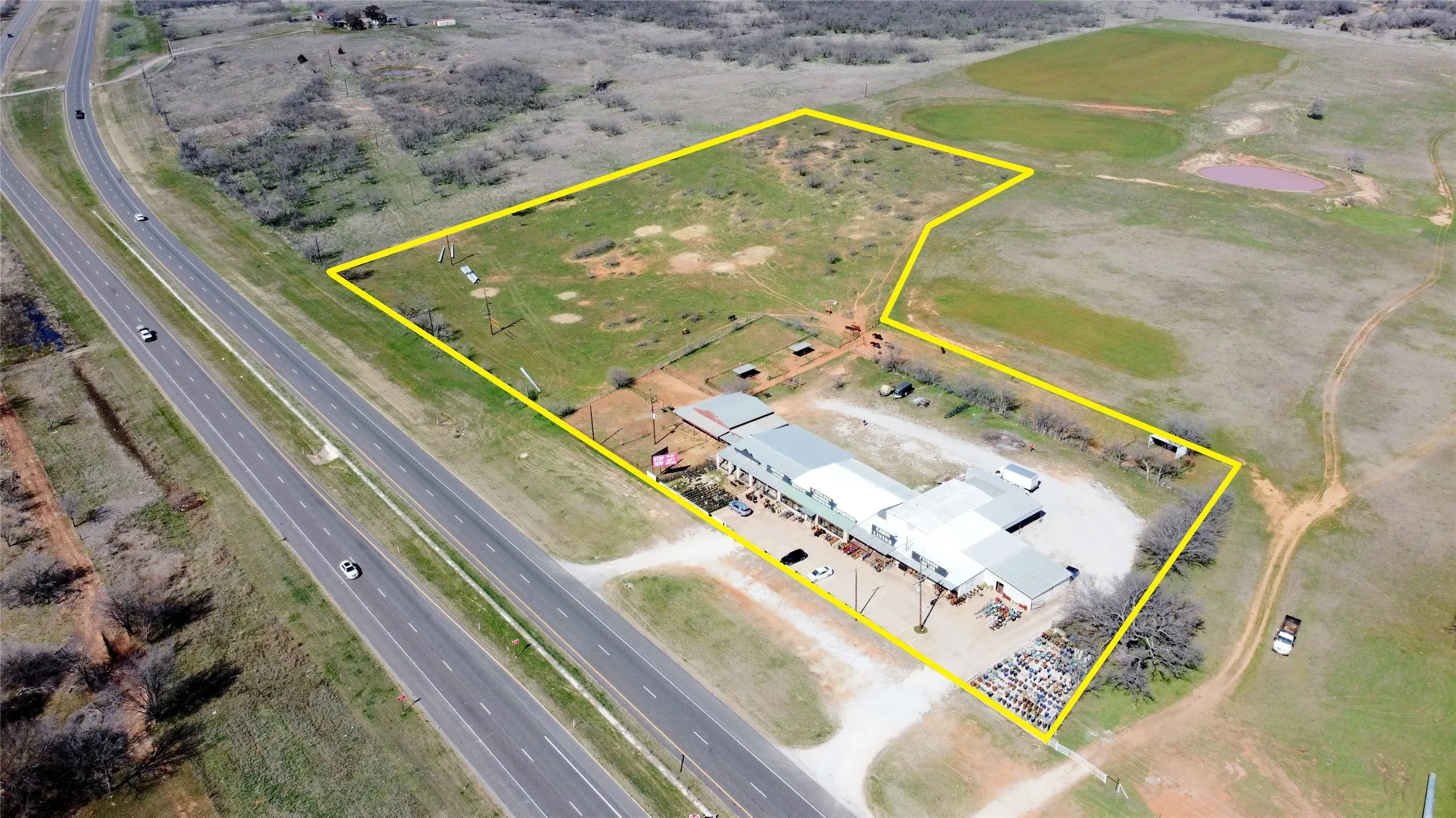 Retail For Sale in Clay County , 3916 US HWY 287 N, Henrietta, Texas 76365, 0, 0, Garage spaces, 0 Sqft, built in 2001, Preowned, mls#21056036, Real Estate Agent in Henrietta, Homes For Sale in Clay county, Homes For Sale in Henrietta, Realtor in Henrietta Texas, Real Estate Brokerage Independent Realty Texas, Luminita Cordes Realtor