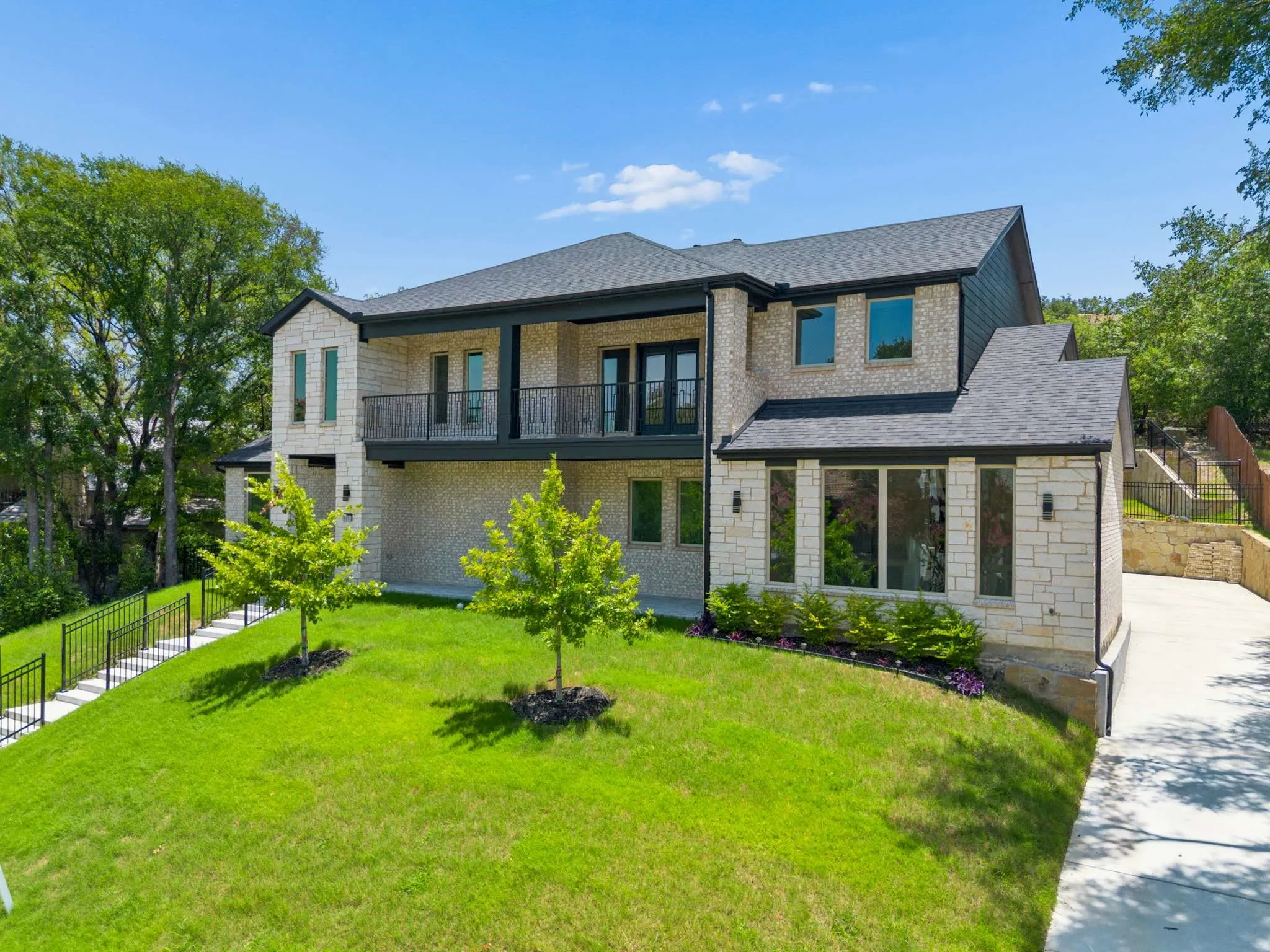 Single Family Residence For Sale in Tarrant County , 9008 Crosswind Drive, Fort Worth, Texas 76179, 5 Bedroom, 3 Bathroom, 2 Garage spaces, 3,553 Sqft, built in 2025, New Construction - Complete, mls#21055458, Real Estate Agent in Fort Worth, Homes For Sale in Tarrant county, Homes For Sale in Fort Worth, Realtor in Fort Worth Texas, Real Estate Brokerage Independent Realty Texas, Luminita Cordes Realtor