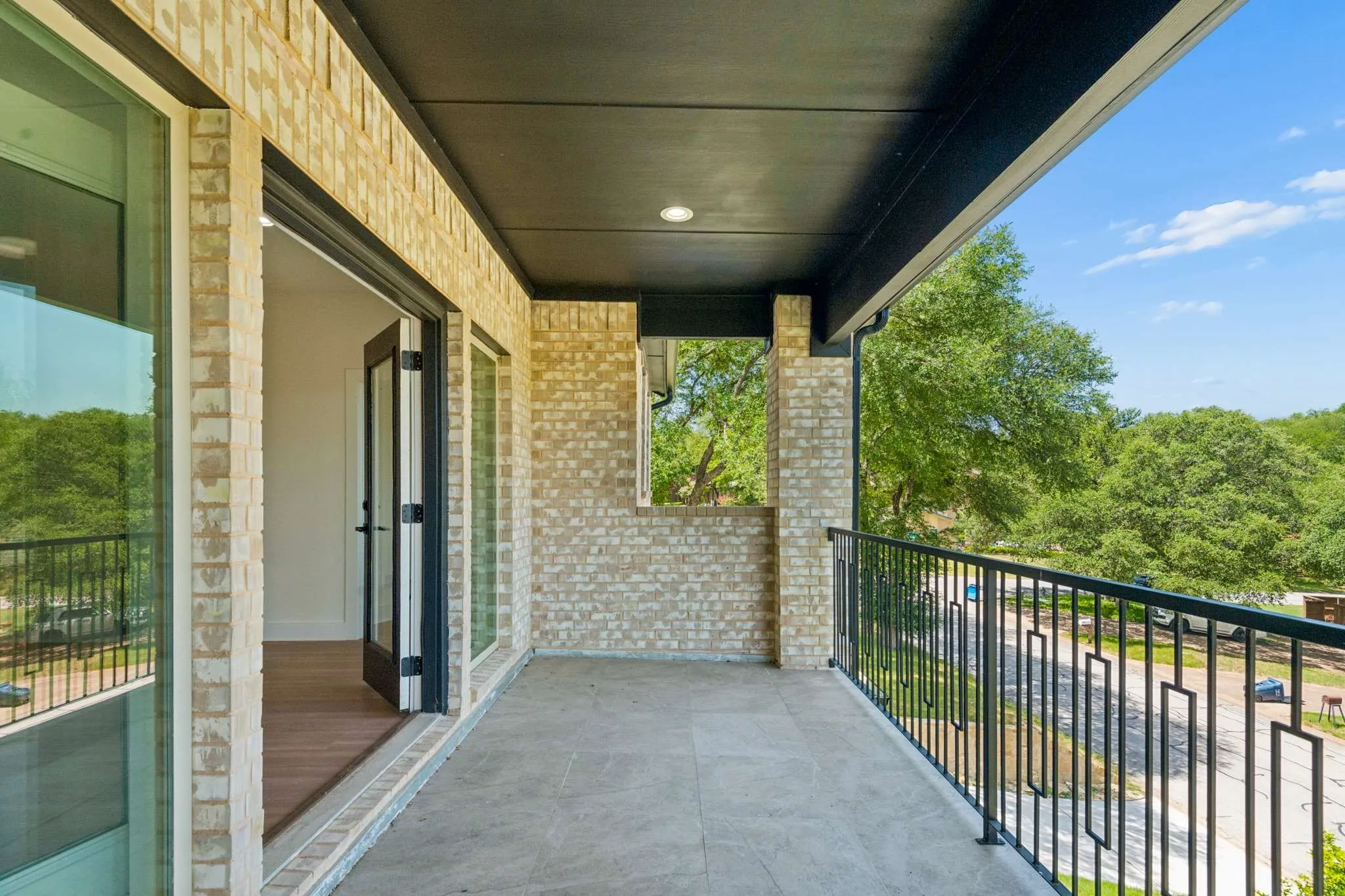 Single Family Residence For Sale in Tarrant County , 9008 Crosswind Drive, Fort Worth, Texas 76179, 5 Bedroom, 3 Bathroom, 2 Garage spaces, 3,553 Sqft, built in 2025, New Construction - Complete, mls#21055458, Real Estate Agent in Fort Worth, Homes For Sale in Tarrant county, Homes For Sale in Fort Worth, Realtor in Fort Worth Texas, Real Estate Brokerage Independent Realty Texas, Luminita Cordes Realtor