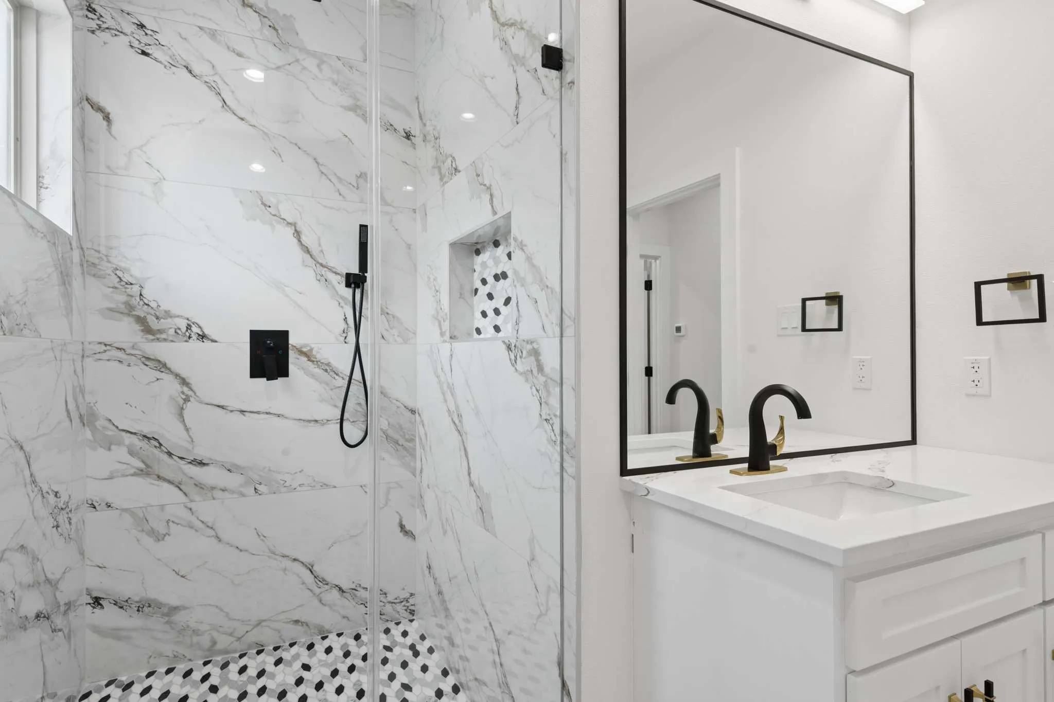 Single Family Residence For Sale in Tarrant County , 9008 Crosswind Drive, Fort Worth, Texas 76179, 5 Bedroom, 3 Bathroom, 2 Garage spaces, 3,553 Sqft, built in 2025, New Construction - Complete, mls#21055458, Real Estate Agent in Fort Worth, Homes For Sale in Tarrant county, Homes For Sale in Fort Worth, Realtor in Fort Worth Texas, Real Estate Brokerage Independent Realty Texas, Luminita Cordes Realtor