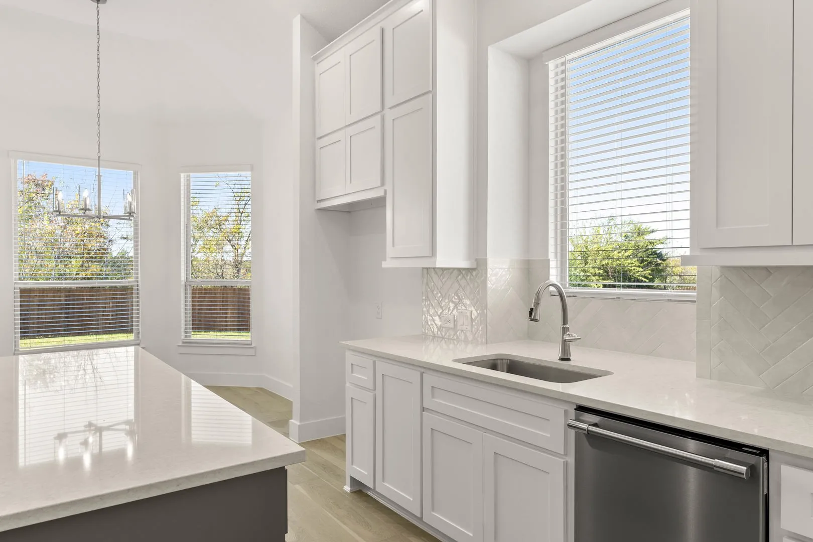 18_621 Hidden Lakes-Kitchen-5
