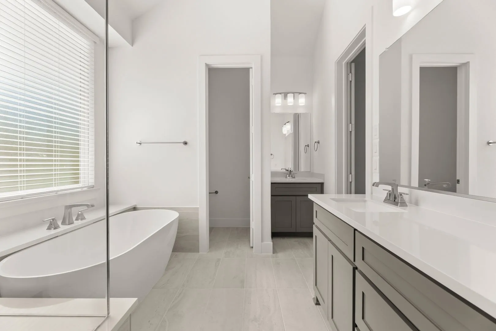 21_621 Hidden Lakes-Primary Suite-3