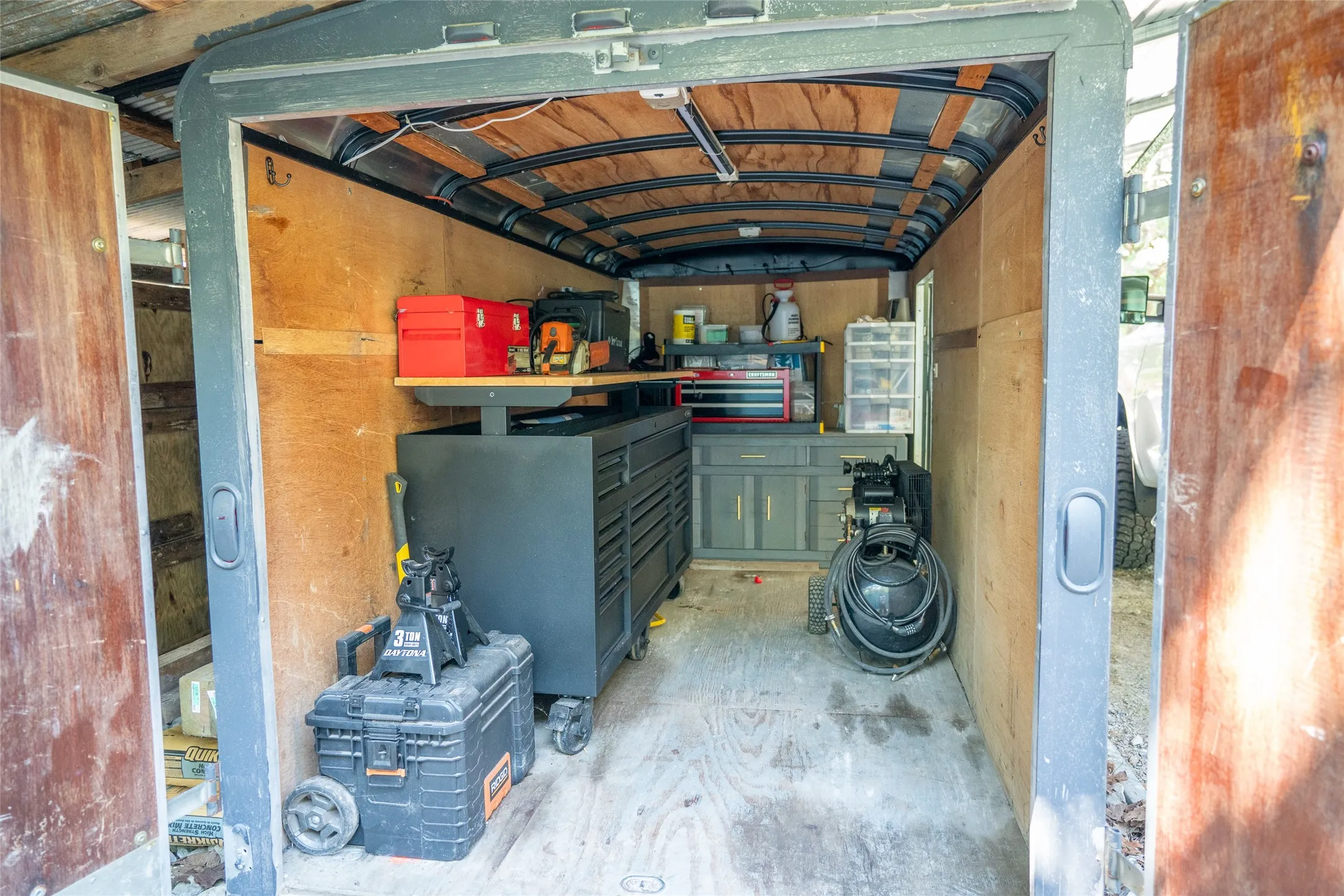 Single Family Residence For Sale in Bowie County , 121 CR 2201, Hooks, Texas 75561, 1 Bedroom, 0, Garage spaces, 400 Sqft, built in 2022, mls#21056890, Real Estate Agent in Hooks, Homes For Sale in Bowie county, Homes For Sale in Hooks, Realtor in Hooks Texas, Real Estate Brokerage Independent Realty Texas, Luminita Cordes Realtor