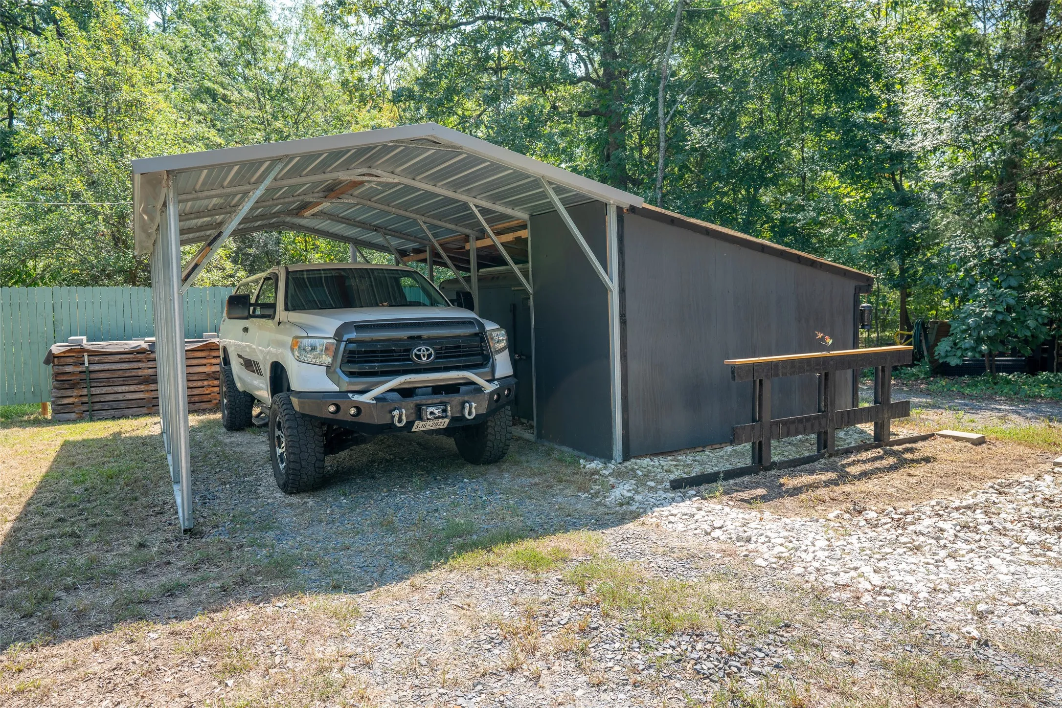 Single Family Residence For Sale in Bowie County , 121 CR 2201, Hooks, Texas 75561, 1 Bedroom, 0, Garage spaces, 400 Sqft, built in 2022, mls#21056890, Real Estate Agent in Hooks, Homes For Sale in Bowie county, Homes For Sale in Hooks, Realtor in Hooks Texas, Real Estate Brokerage Independent Realty Texas, Luminita Cordes Realtor