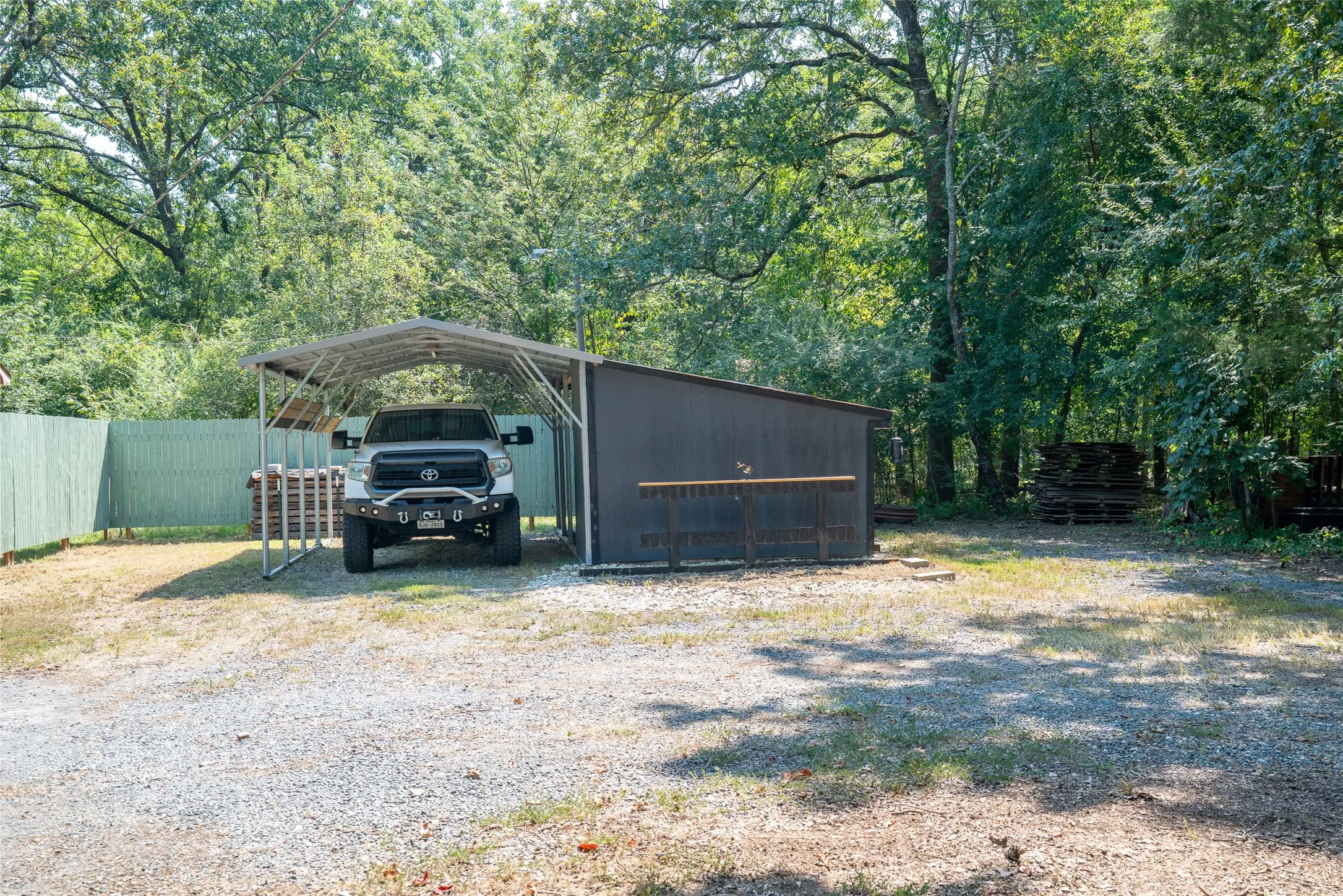Single Family Residence For Sale in Bowie County , 121 CR 2201, Hooks, Texas 75561, 1 Bedroom, 0, Garage spaces, 400 Sqft, built in 2022, mls#21056890, Real Estate Agent in Hooks, Homes For Sale in Bowie county, Homes For Sale in Hooks, Realtor in Hooks Texas, Real Estate Brokerage Independent Realty Texas, Luminita Cordes Realtor