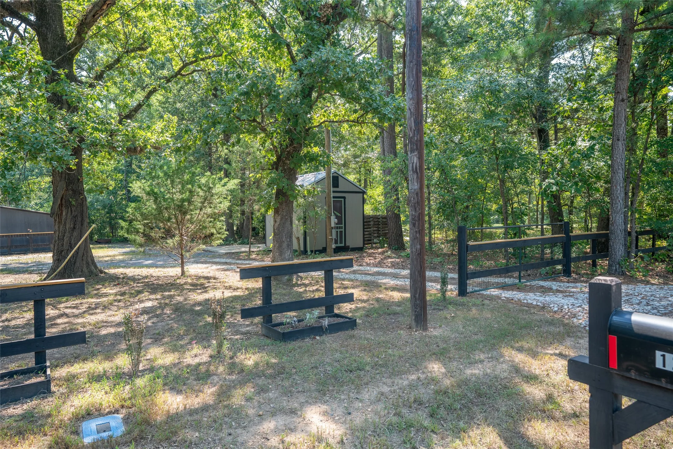 Single Family Residence For Sale in Bowie County , 121 CR 2201, Hooks, Texas 75561, 1 Bedroom, 0, Garage spaces, 400 Sqft, built in 2022, mls#21056890, Real Estate Agent in Hooks, Homes For Sale in Bowie county, Homes For Sale in Hooks, Realtor in Hooks Texas, Real Estate Brokerage Independent Realty Texas, Luminita Cordes Realtor