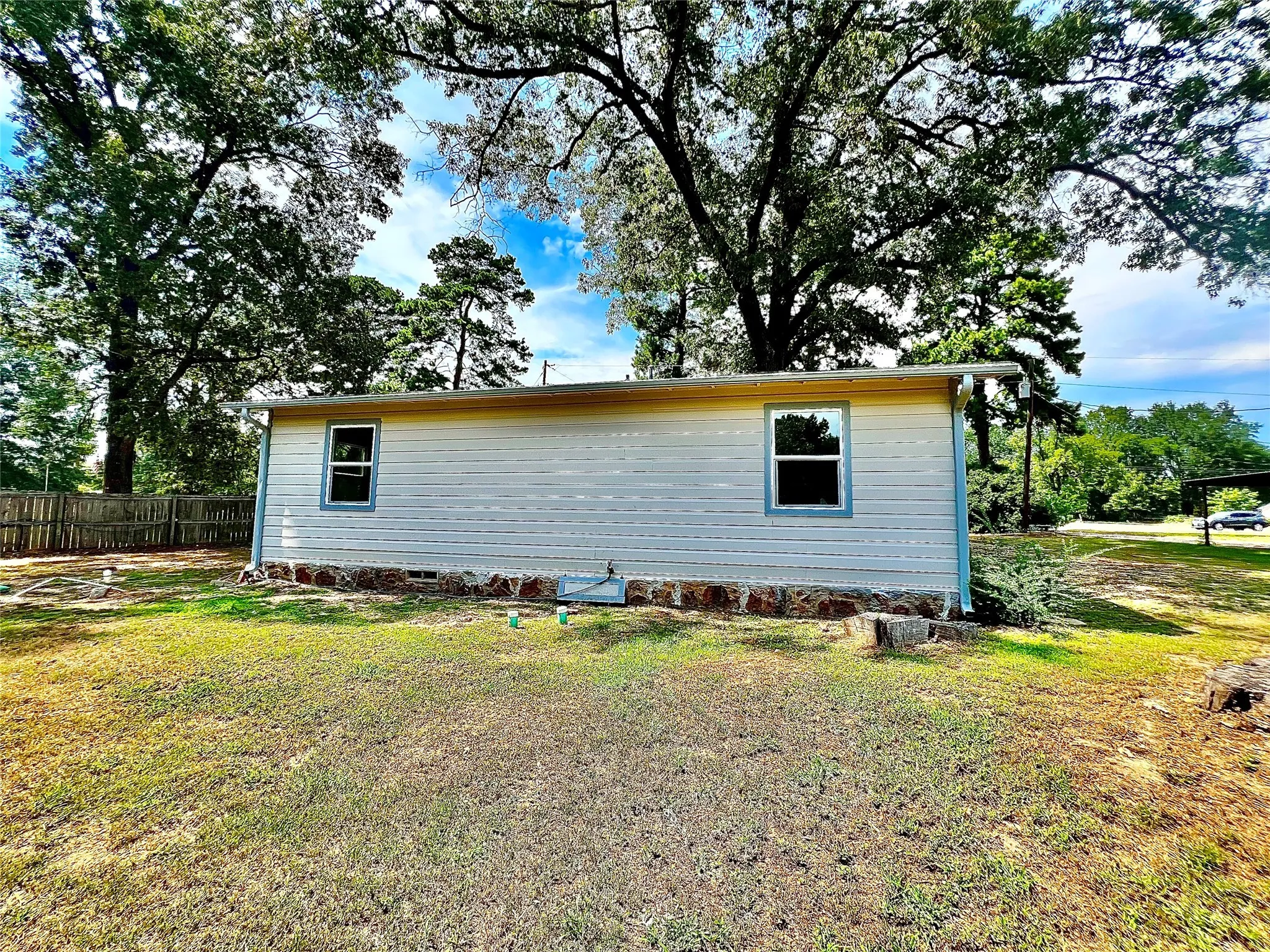 Single Family Residence For Sale in Upshur County , 5407 State Highway 155 S, Gilmer, Texas 75645, 3 Bedroom, 1 Bathroom, 1 Garage spaces, 1,272 Sqft, built in 1960, mls#21057358, Real Estate Agent in Gilmer, Homes For Sale in Upshur county, Homes For Sale in Gilmer, Realtor in Gilmer Texas, Real Estate Brokerage Independent Realty Texas, Luminita Cordes Realtor