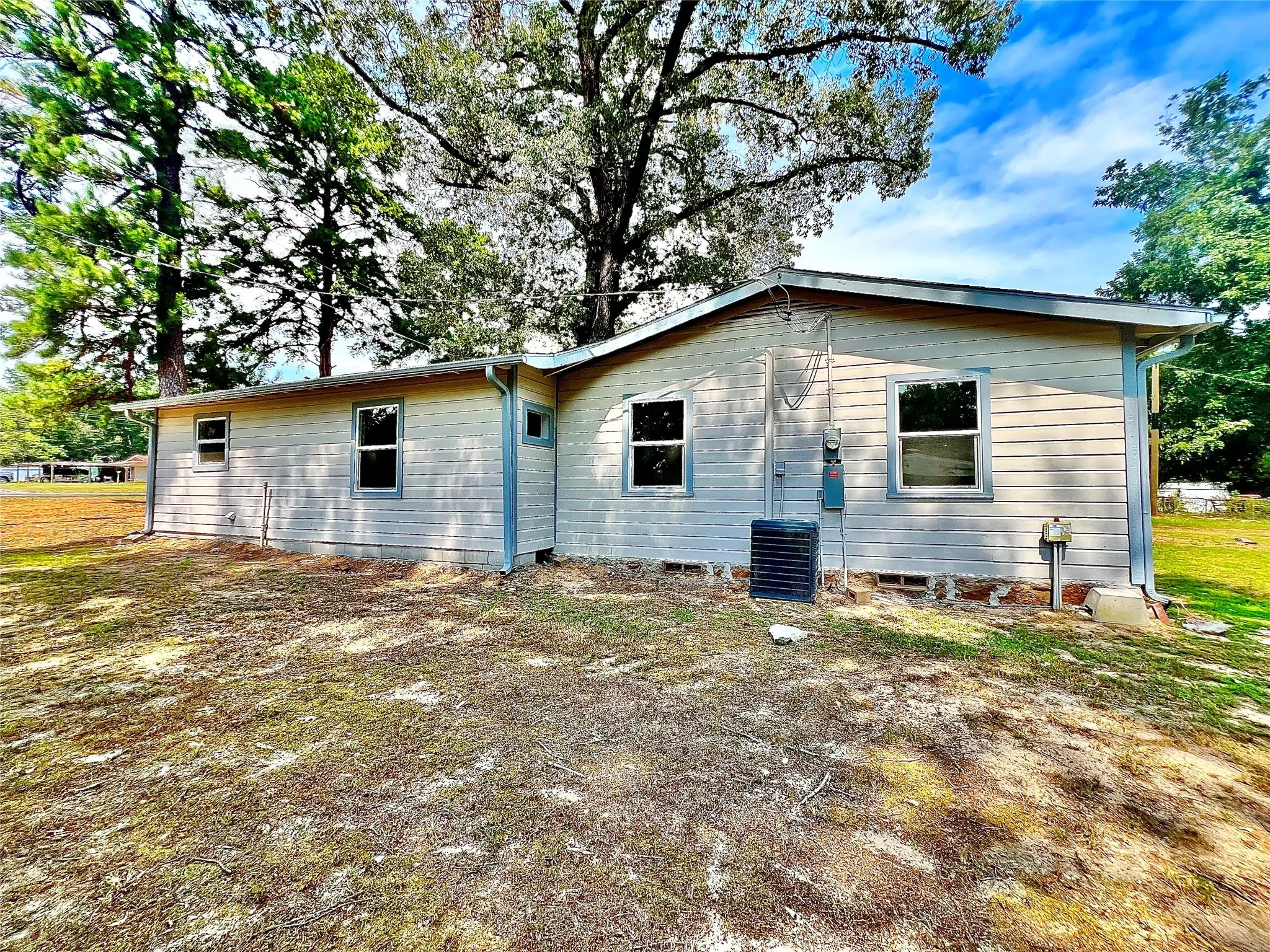 Single Family Residence For Sale in Upshur County , 5407 State Highway 155 S, Gilmer, Texas 75645, 3 Bedroom, 1 Bathroom, 1 Garage spaces, 1,272 Sqft, built in 1960, mls#21057358, Real Estate Agent in Gilmer, Homes For Sale in Upshur county, Homes For Sale in Gilmer, Realtor in Gilmer Texas, Real Estate Brokerage Independent Realty Texas, Luminita Cordes Realtor