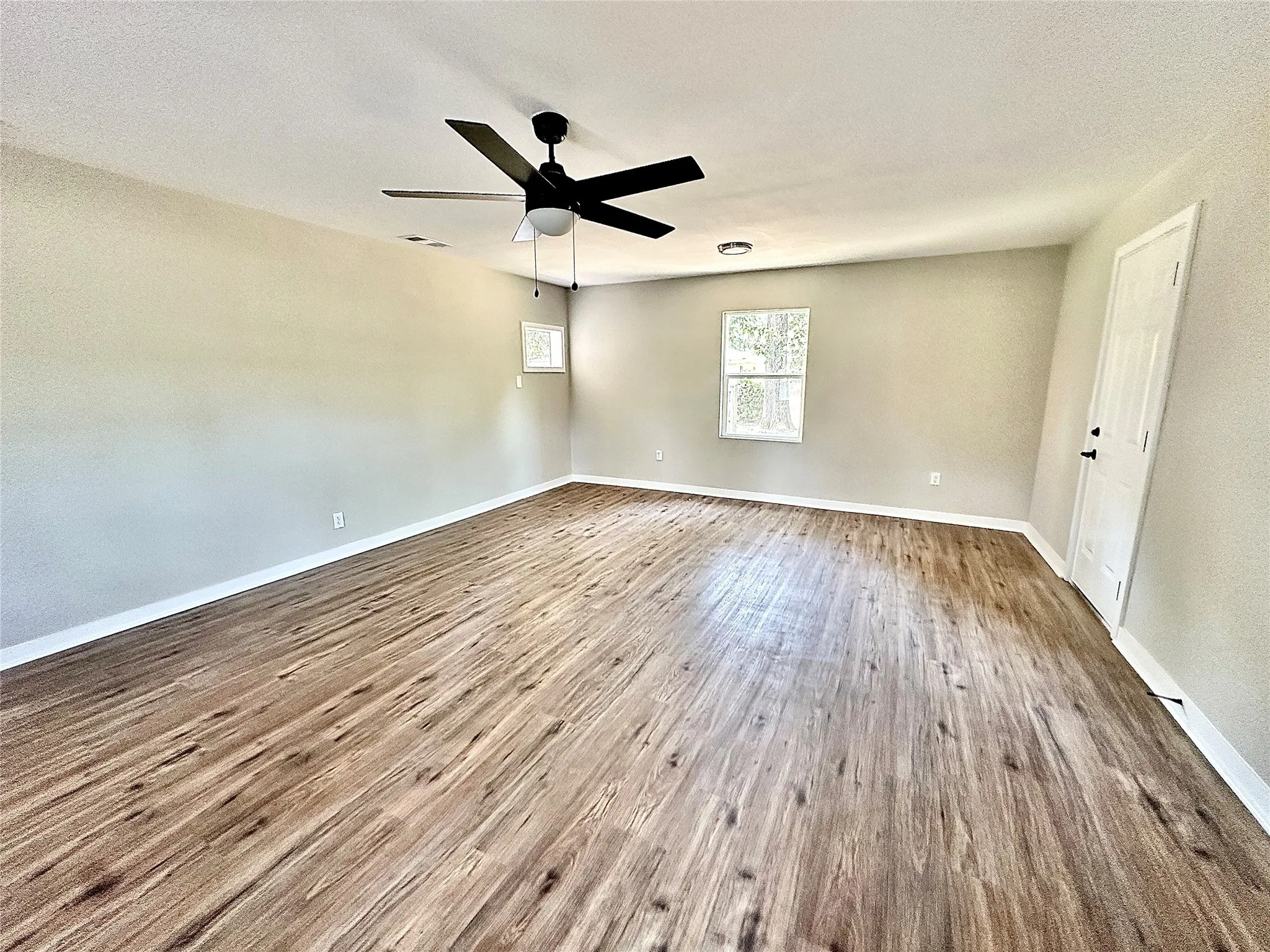 Single Family Residence For Sale in Upshur County , 5407 State Highway 155 S, Gilmer, Texas 75645, 3 Bedroom, 1 Bathroom, 1 Garage spaces, 1,272 Sqft, built in 1960, mls#21057358, Real Estate Agent in Gilmer, Homes For Sale in Upshur county, Homes For Sale in Gilmer, Realtor in Gilmer Texas, Real Estate Brokerage Independent Realty Texas, Luminita Cordes Realtor