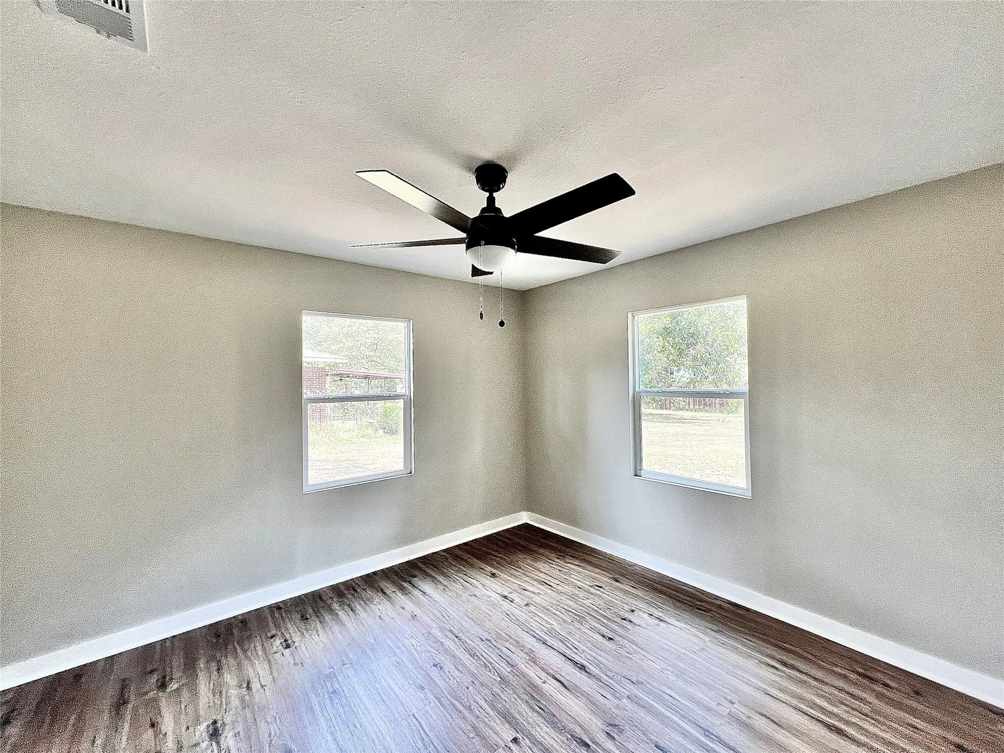 Single Family Residence For Sale in Upshur County , 5407 State Highway 155 S, Gilmer, Texas 75645, 3 Bedroom, 1 Bathroom, 1 Garage spaces, 1,272 Sqft, built in 1960, mls#21057358, Real Estate Agent in Gilmer, Homes For Sale in Upshur county, Homes For Sale in Gilmer, Realtor in Gilmer Texas, Real Estate Brokerage Independent Realty Texas, Luminita Cordes Realtor