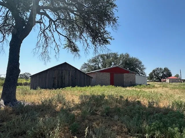 Farm For Sale in Sutton County , 301 PR 2267, Sonora, Texas 76950, 2 Bedroom, 1 Bathroom, Garage spaces, 2,016 Sqft, built in 0, Preowned, mls#21057930, Real Estate Agent in Sonora, Homes For Sale in Sutton county, Homes For Sale in Sonora, Realtor in Sonora Texas, Real Estate Brokerage Independent Realty Texas, Luminita Cordes Realtor