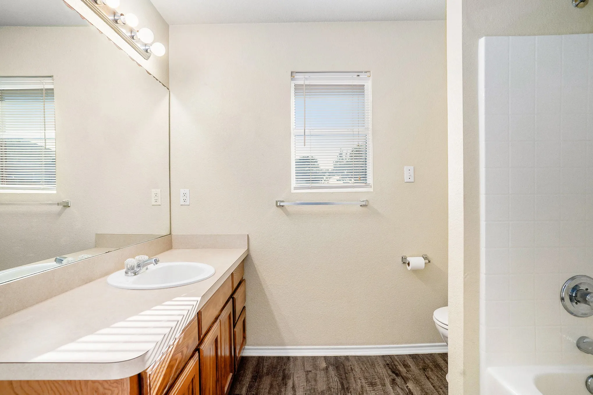 Single Family Residence For Rent in Johnson County , 609 Whitefish Drive, Cleburne, Texas 76033, 3 Bedroom, 2 Bathroom, 2 Garage spaces, 1,395 Sqft, built in 2006, Preowned, mls#21058010, Real Estate Agent in Cleburne, Homes For Rent in Johnson county, Homes For Rent in Cleburne, Realtor in Cleburne Texas, Real Estate Brokerage Independent Realty Texas, Luminita Cordes Realtor